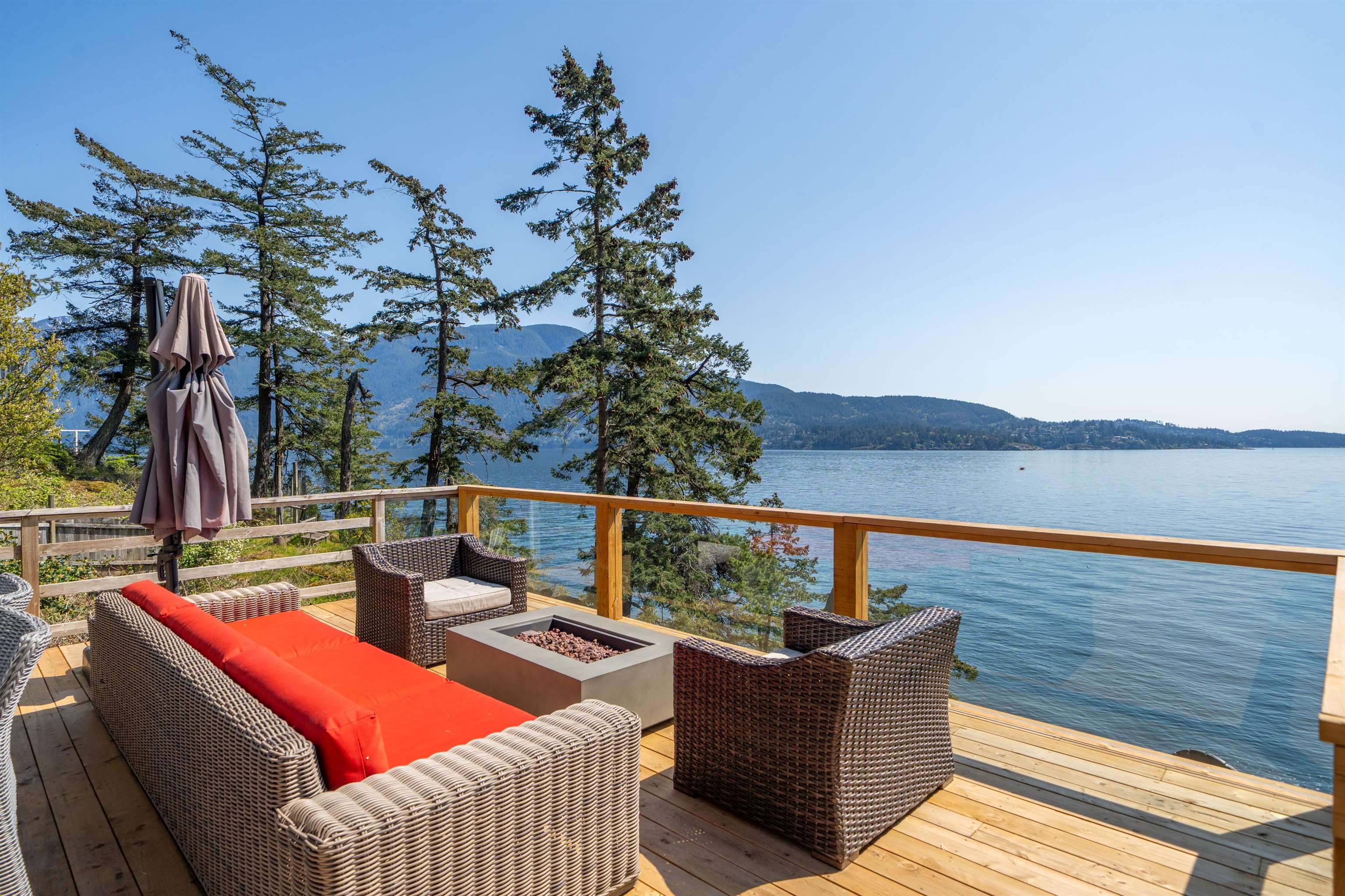 233 David Road, Bowen Island, BC V0N 1G1