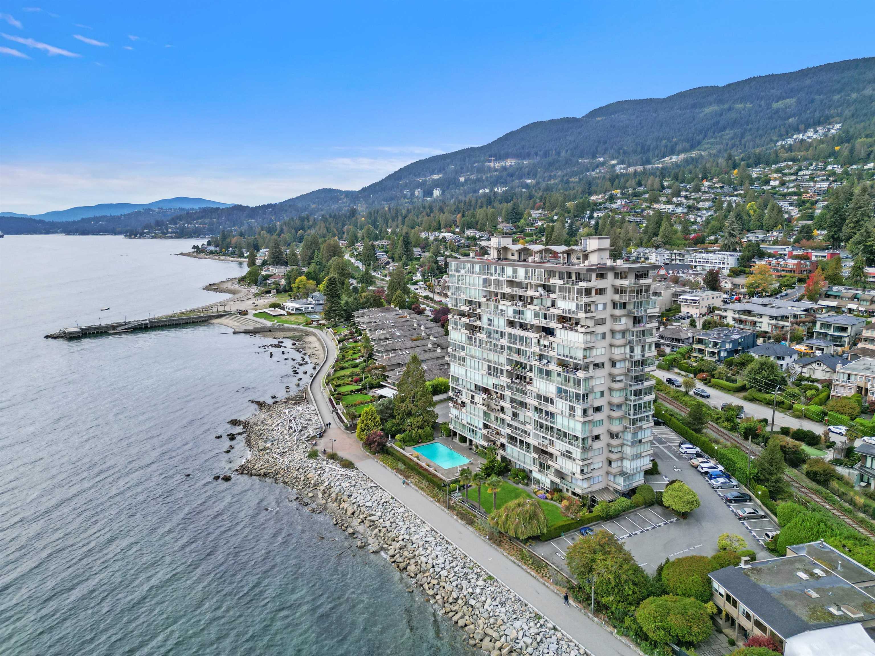 150 24th Street #1006, West Vancouver, BC V7V 4G8
