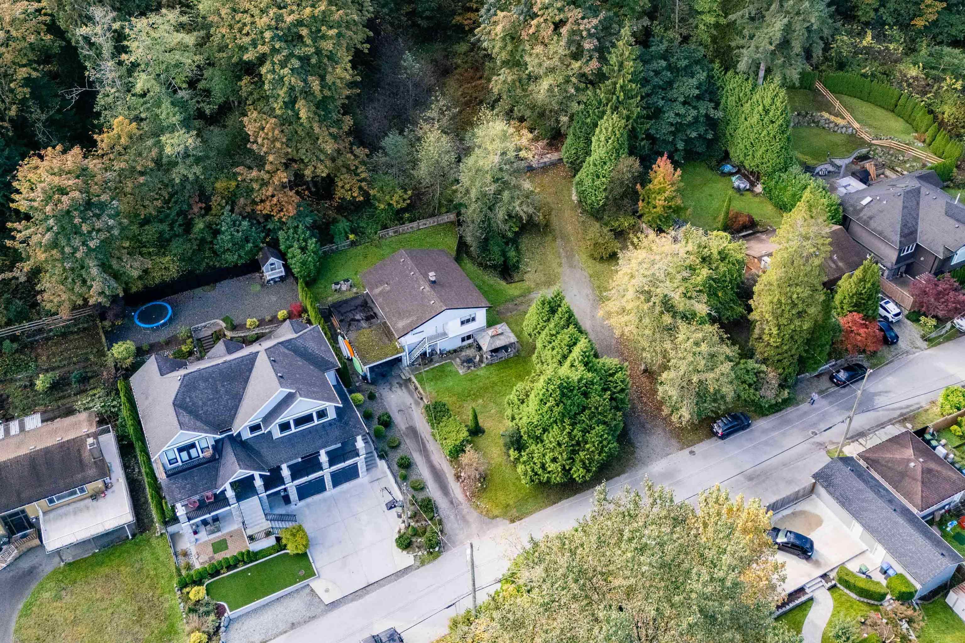 2210 Hope Street, Port Moody, BC V3H 3E4