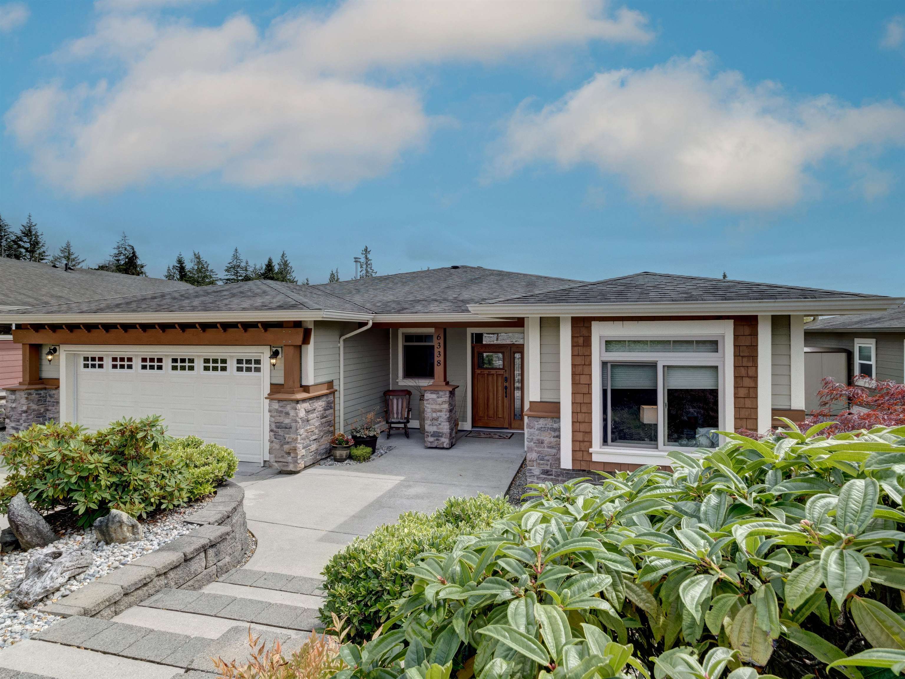 6338 Baillie Rd, Sechelt, BC V7Z 0N7