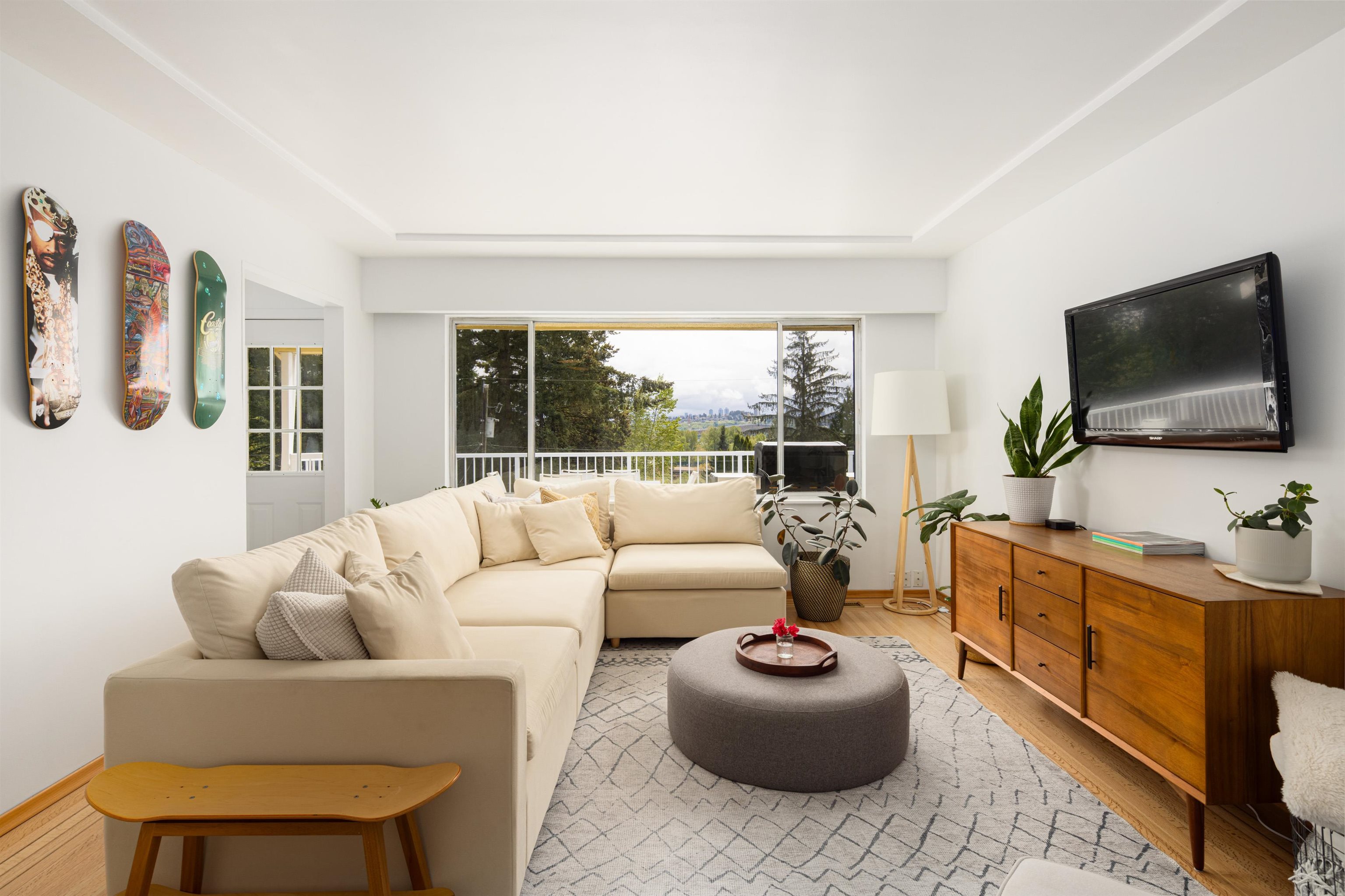 1231 Cloverley Street, North Vancouver, BC V7L 1N7