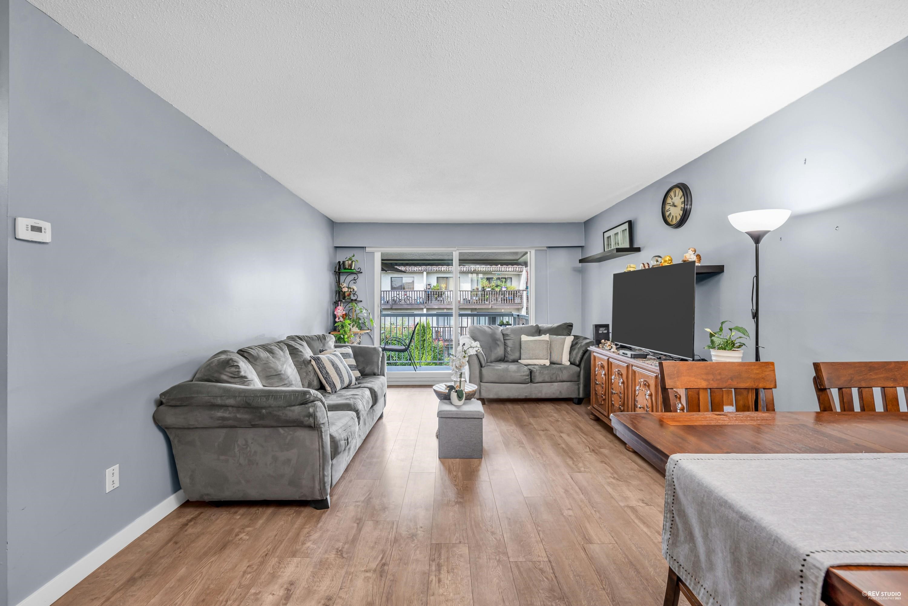 371 Ellesmere Avenue #302, Burnaby, BC V5B 3T1