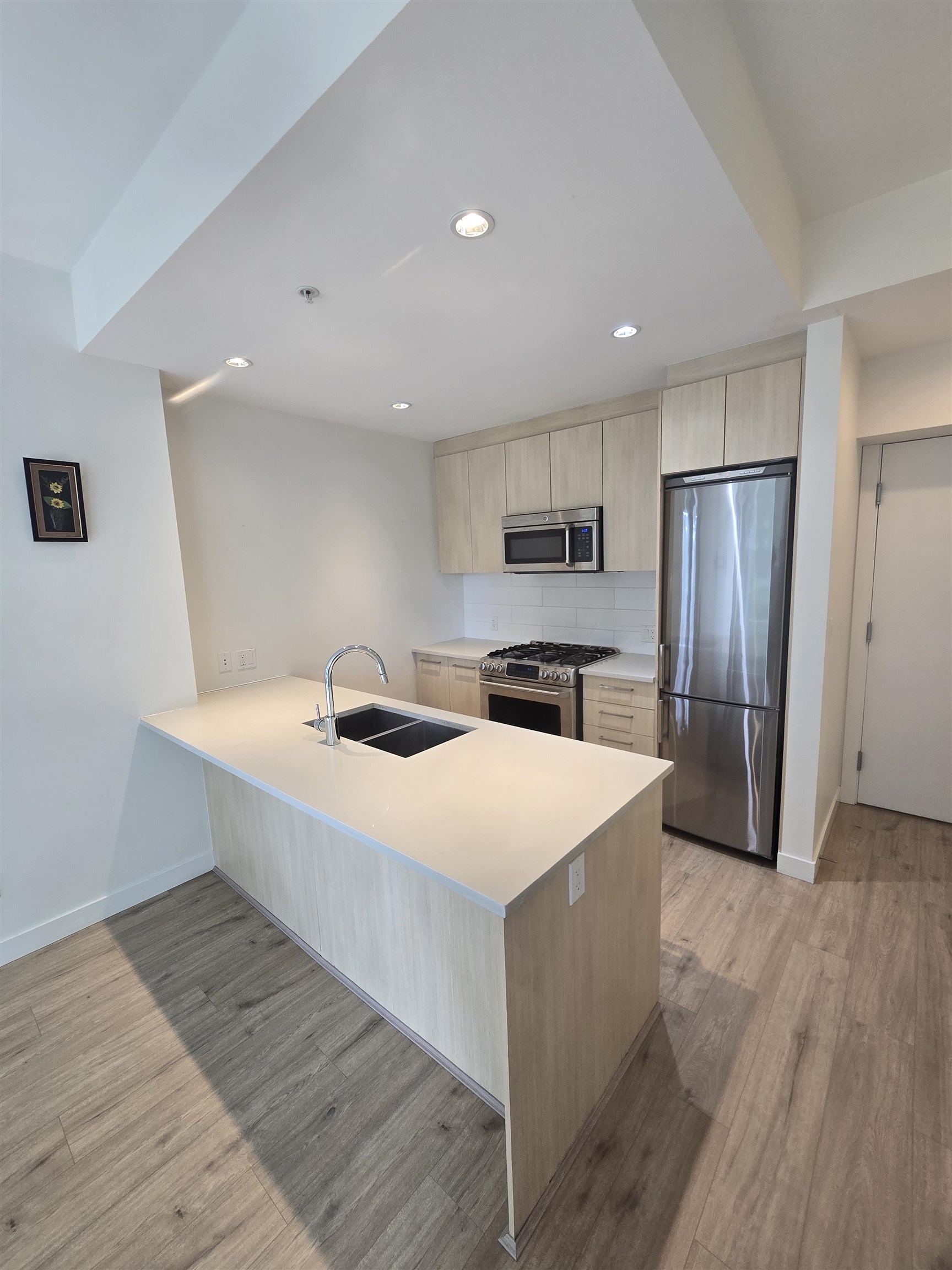 9080 University Crescent #507, Burnaby, BC V5A 0B7