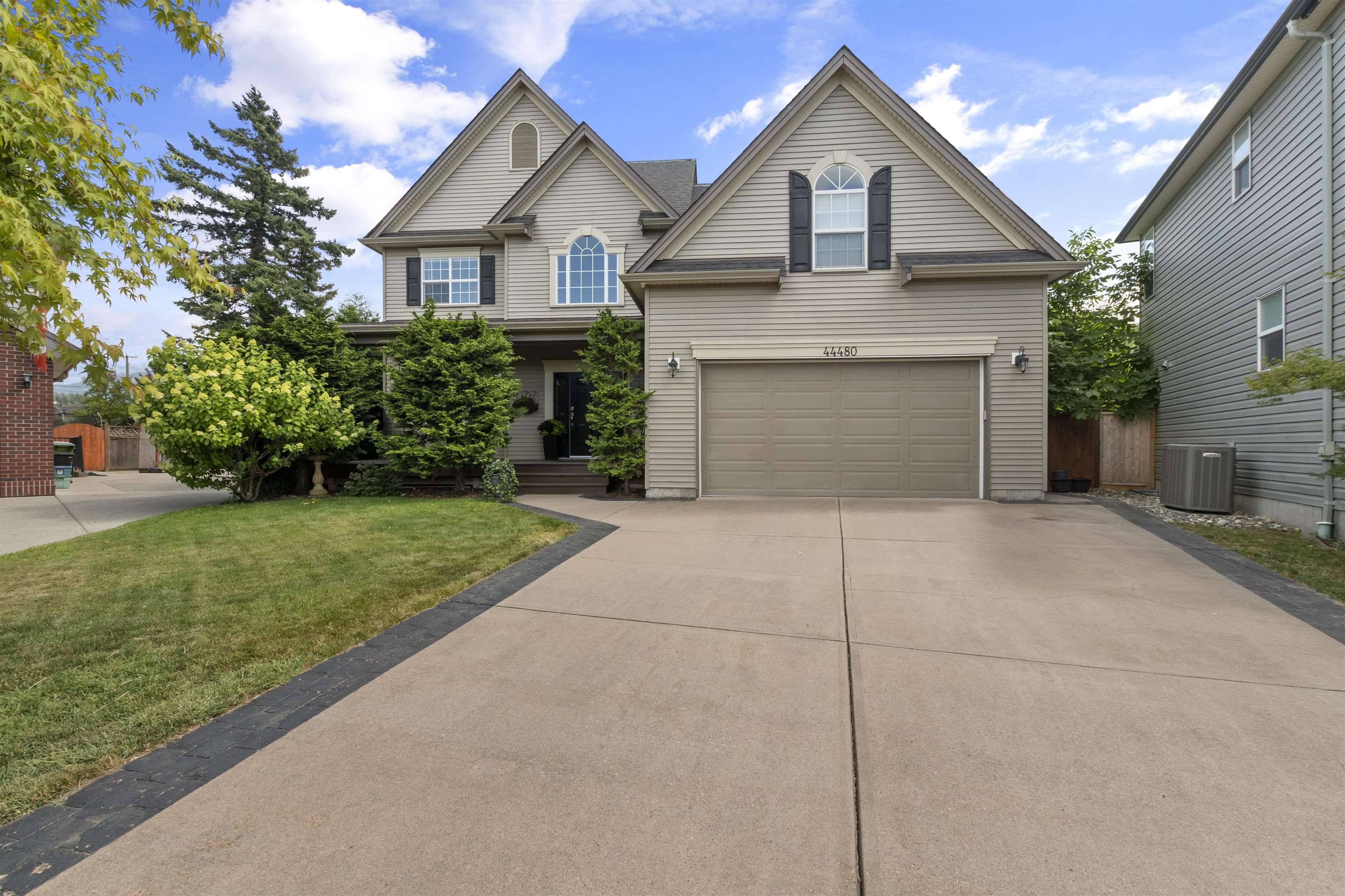 44480 Eena Drive, Chilliwack, BC V2R 5N5