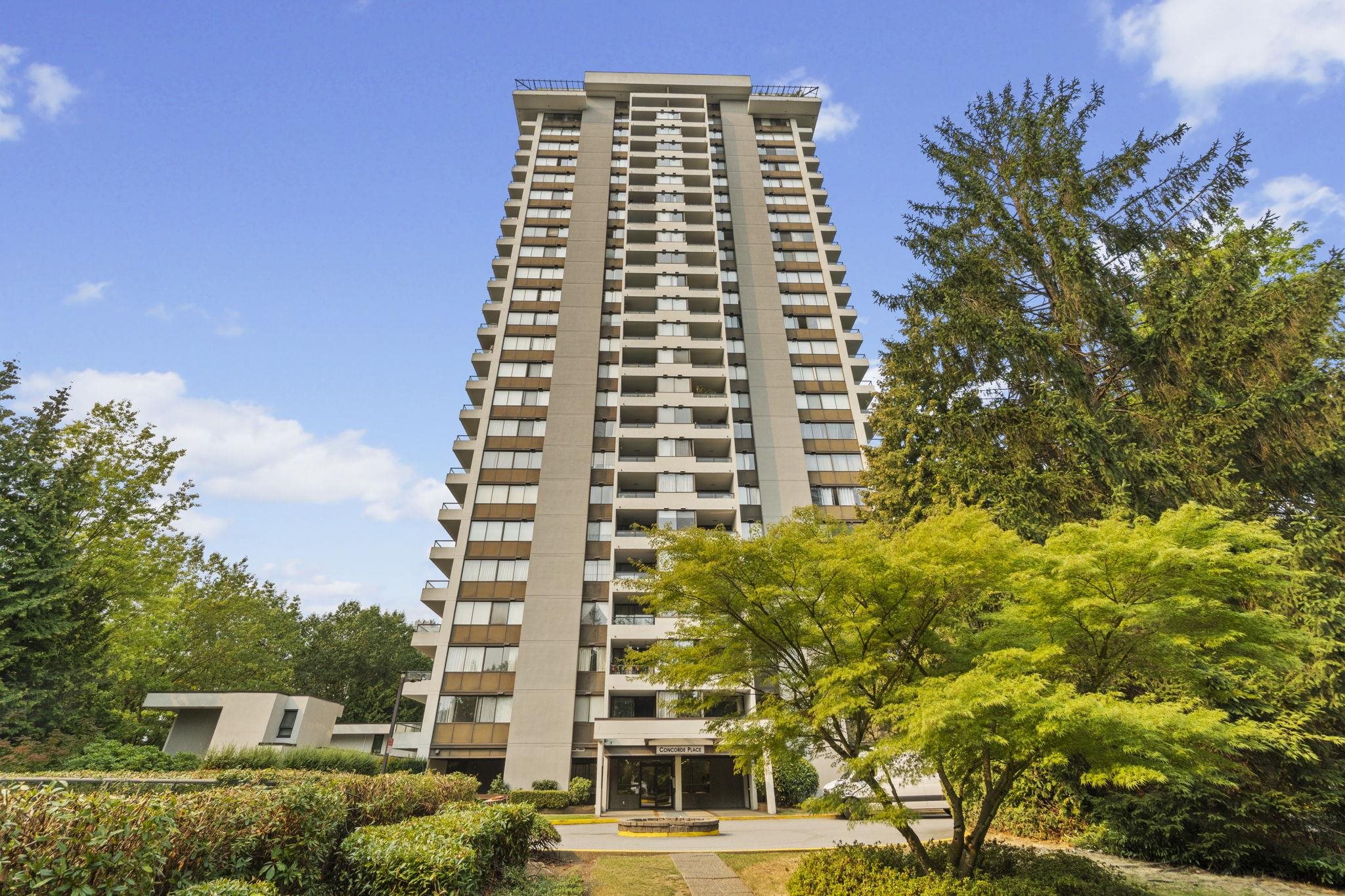 9521 Cardston Court #401, Burnaby, BC V3N 4R8
