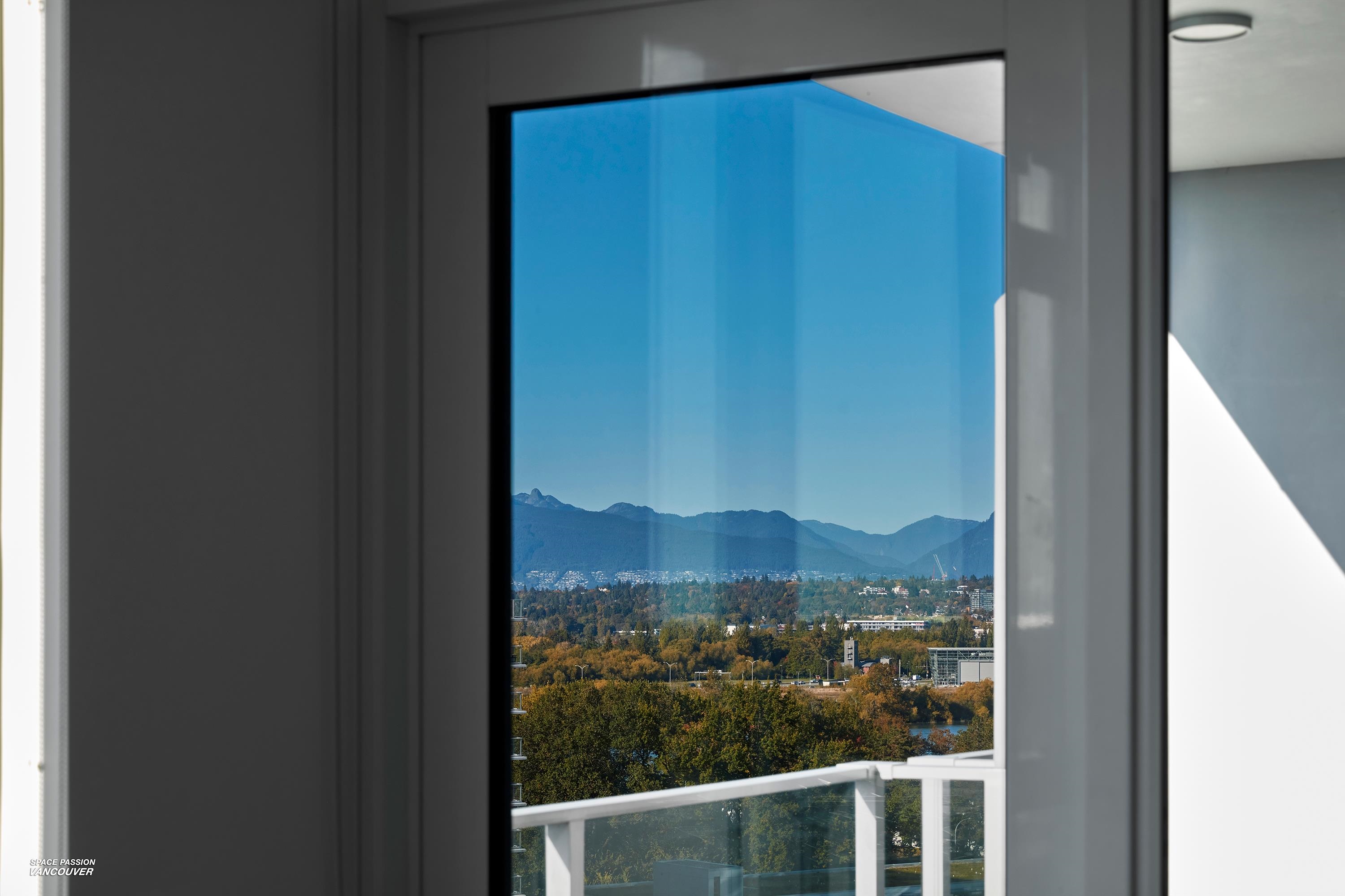 7488 Lansdowne Road #1706, Richmond, BC V7C 0B9