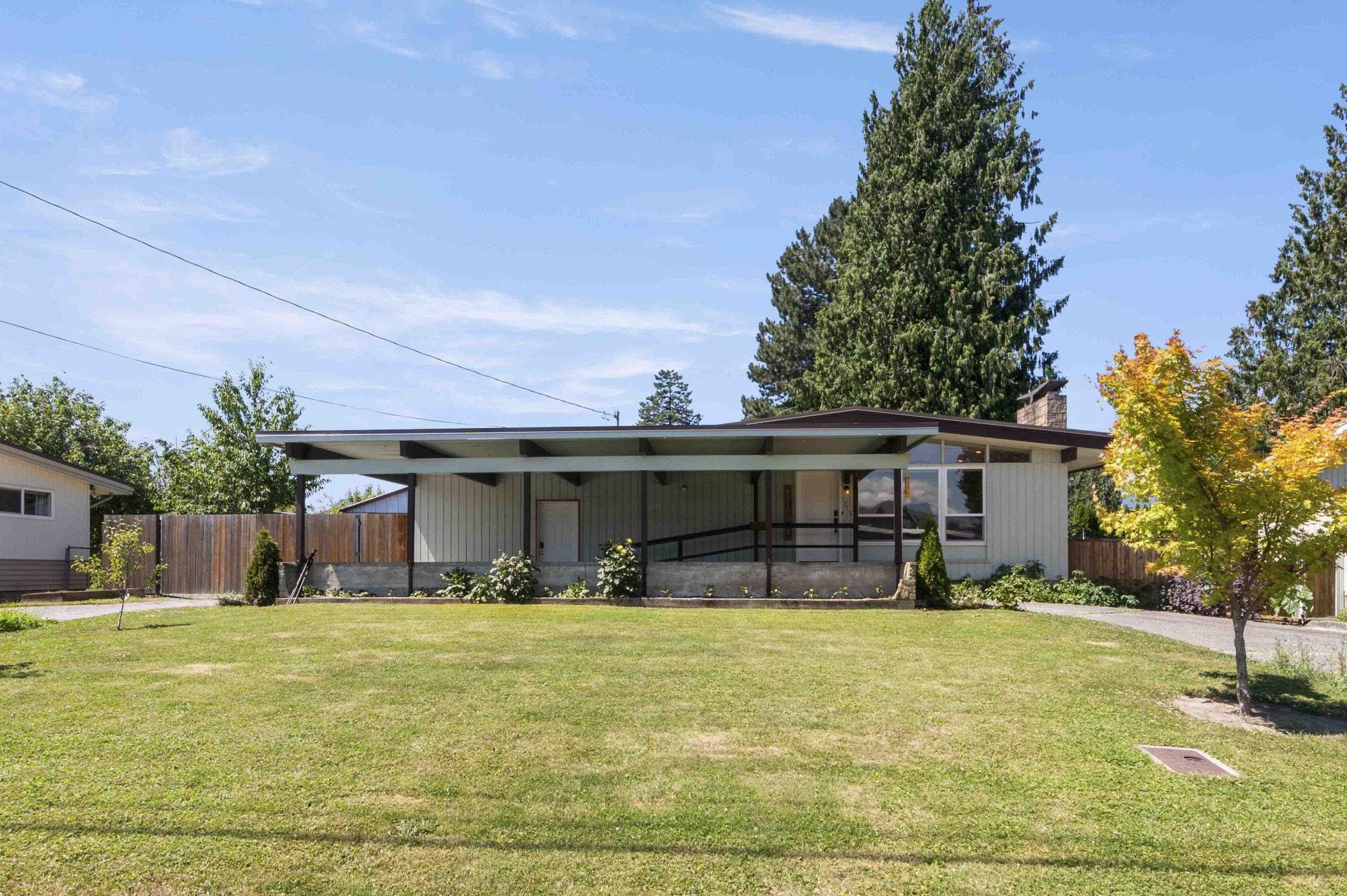 8919 Glenwood Street, Chilliwack, BC V2P 3Z7