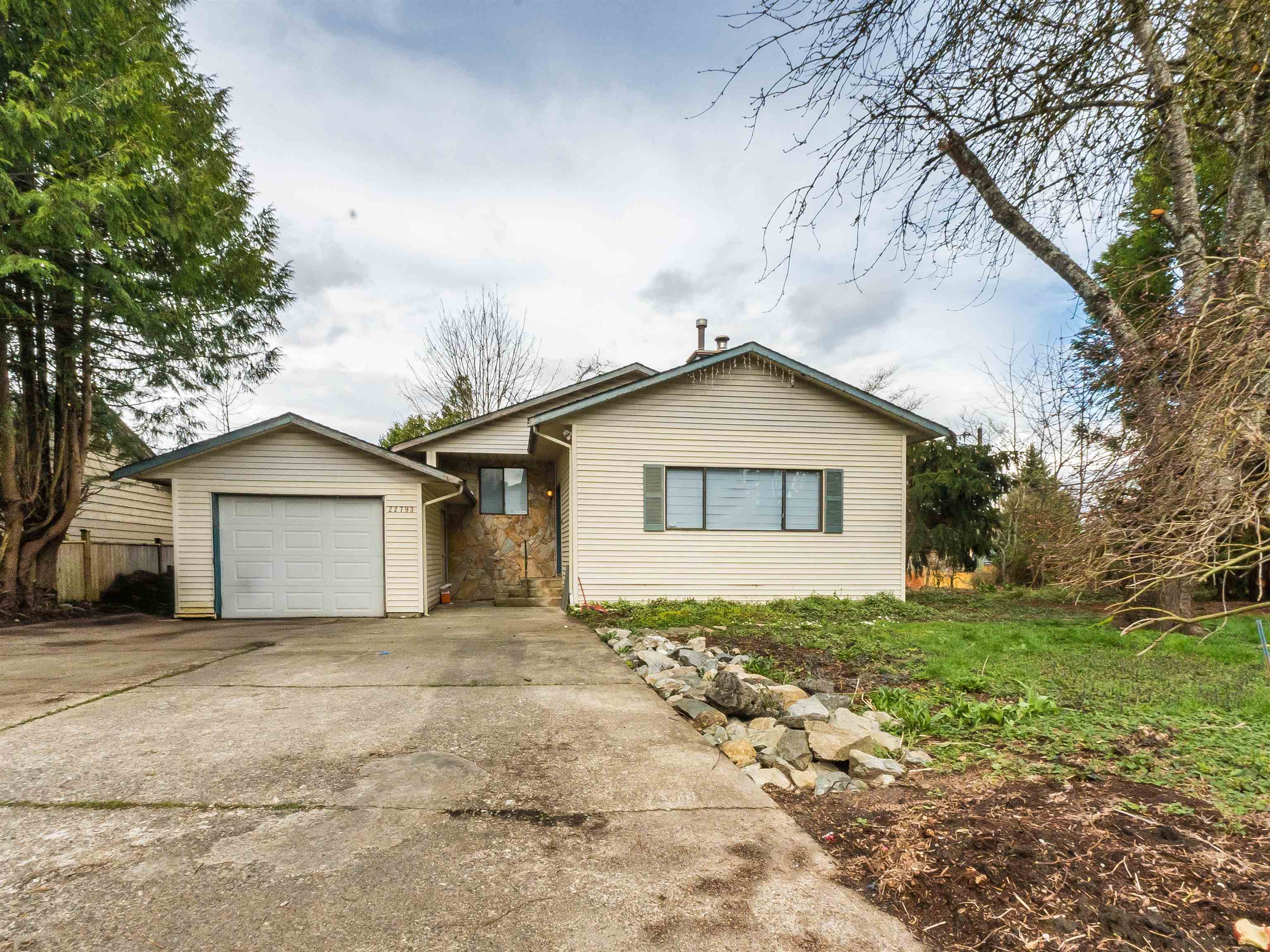 22793 Reid Avenue, Maple Ridge, BC V2X 4G7