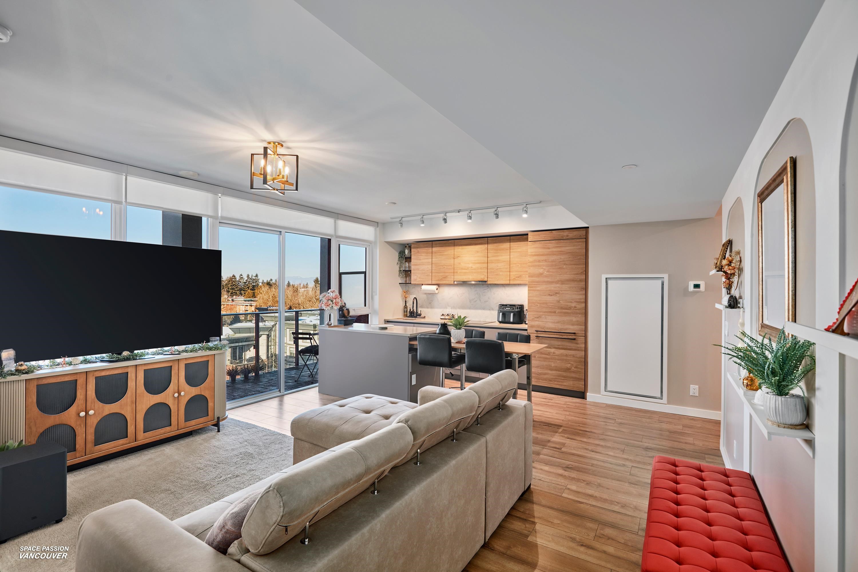 10448 University Dr #710, Surrey, BC V3T 0S7