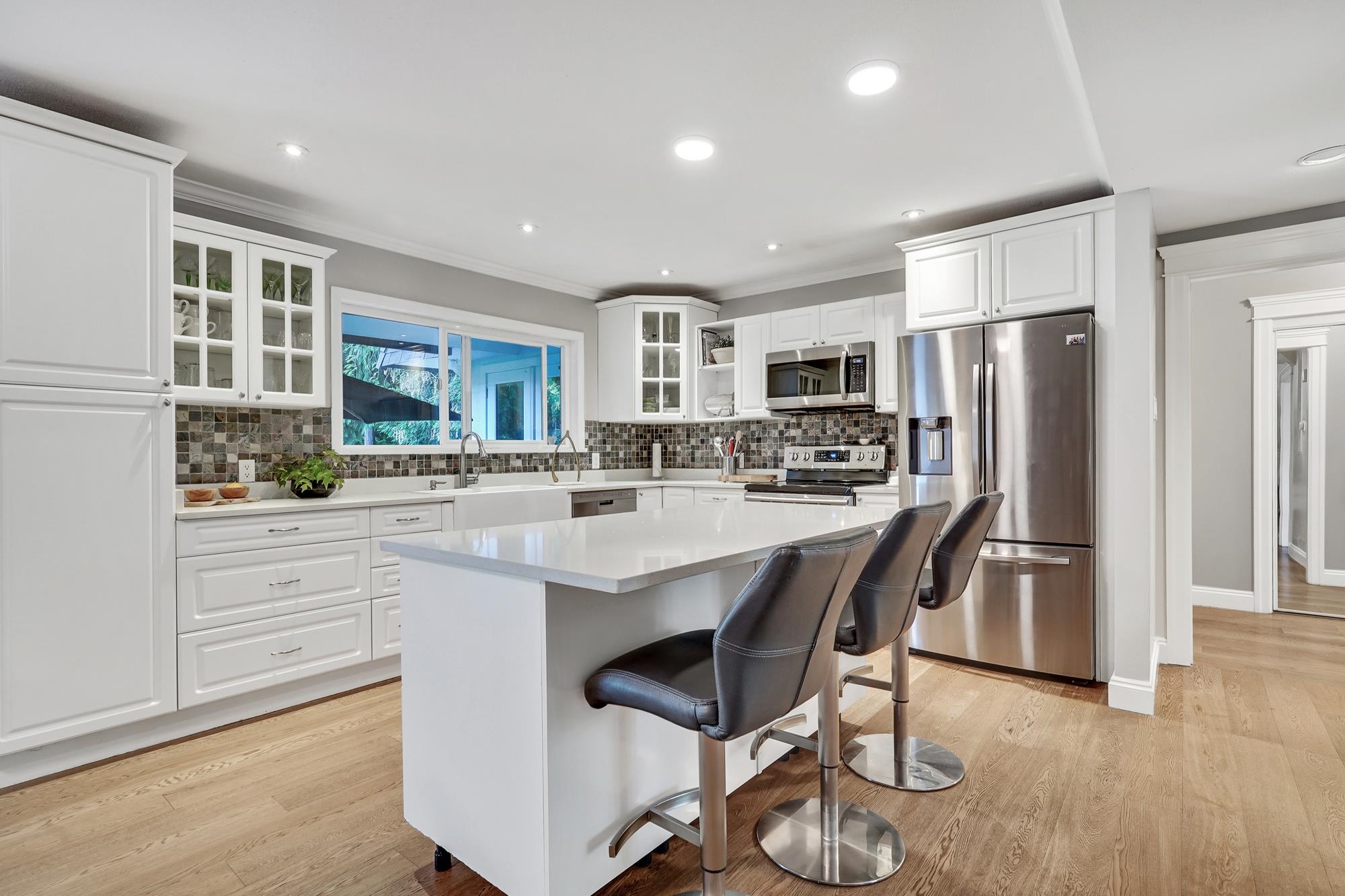 23 Avenue, Surrey, BC V4A 2C7