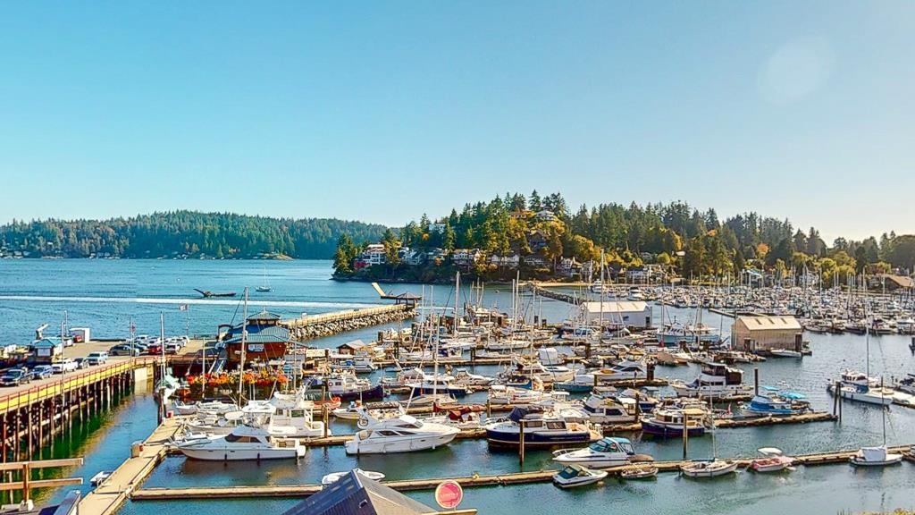 263 Gower Point Road #102, Gibsons, BC V0N 1V0