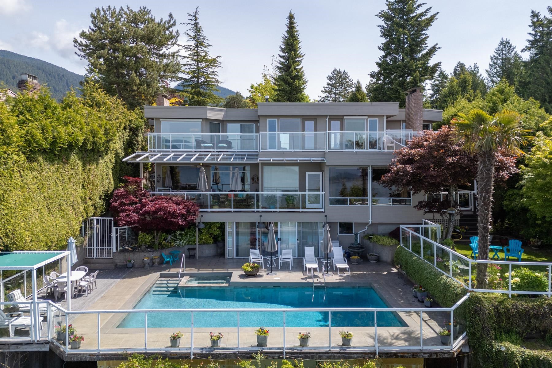 4729 Woodburn Road, West Vancouver, BC V7S 3A8