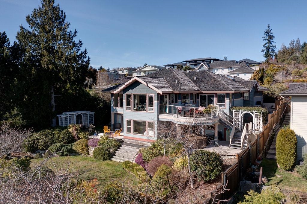 6193 Mika Rd, Sechelt, BC V7Z 0R6