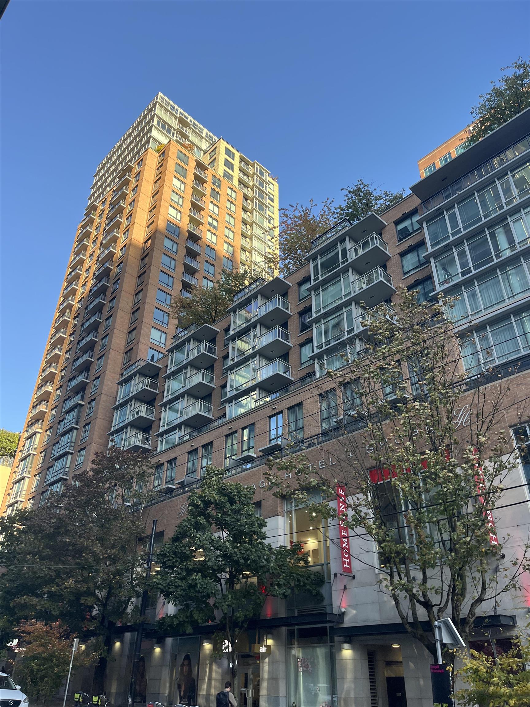 788 Richards Street #1016, Vancouver, BC V6B 0C7