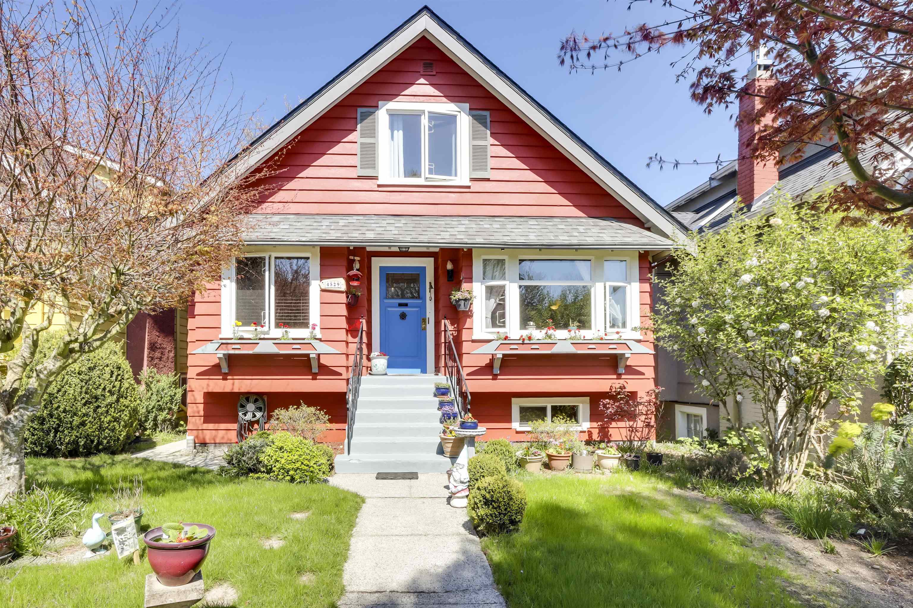 4529 West 8th Avenue, Vancouver, BC V6R 2A4