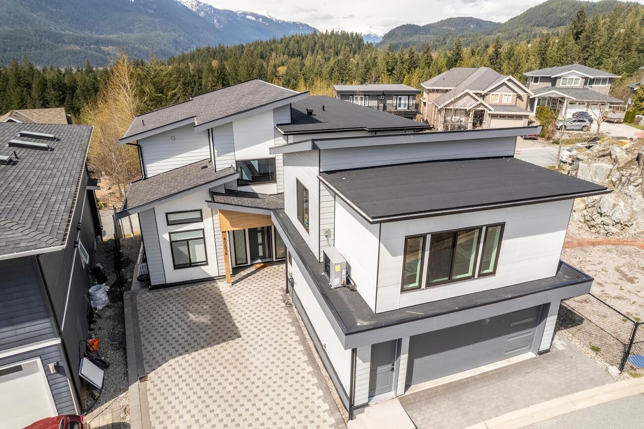 40874 The Crescent, Squamish, BC V8B 0R9