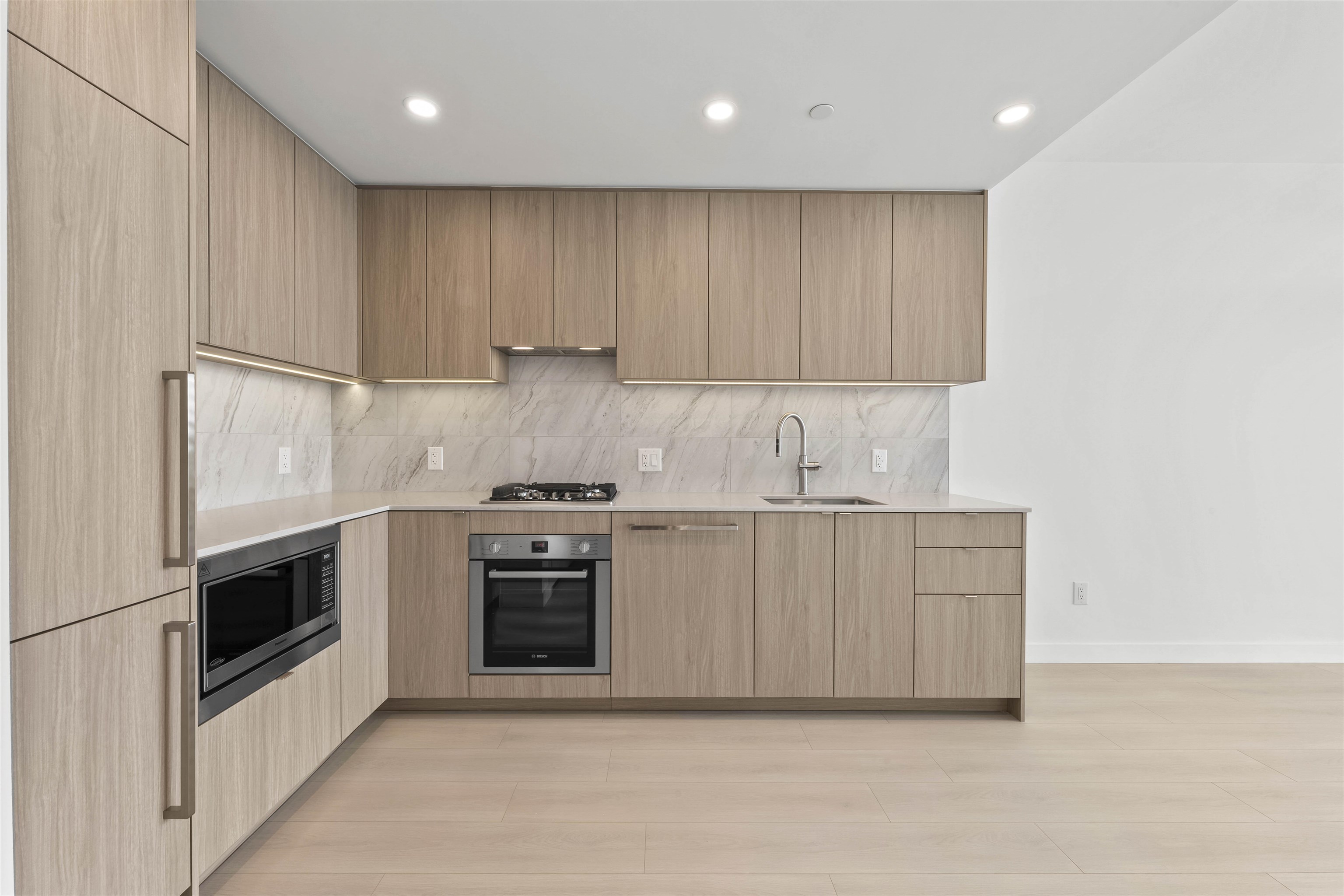 626 Claremont Street #1209, Coquitlam, BC V3J 3T4