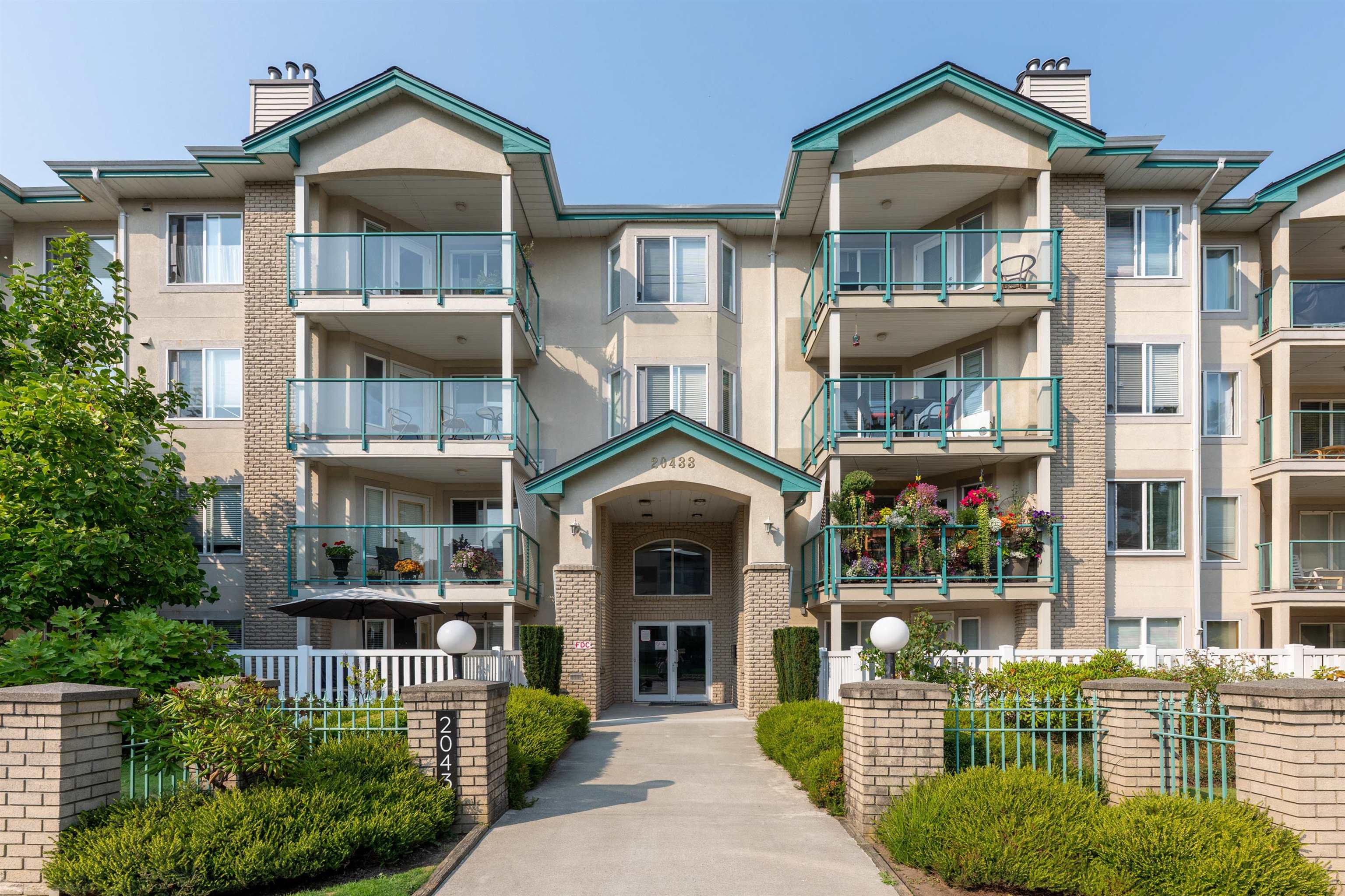 20433 53 Avenue #102, Langley, BC V3A 7A6