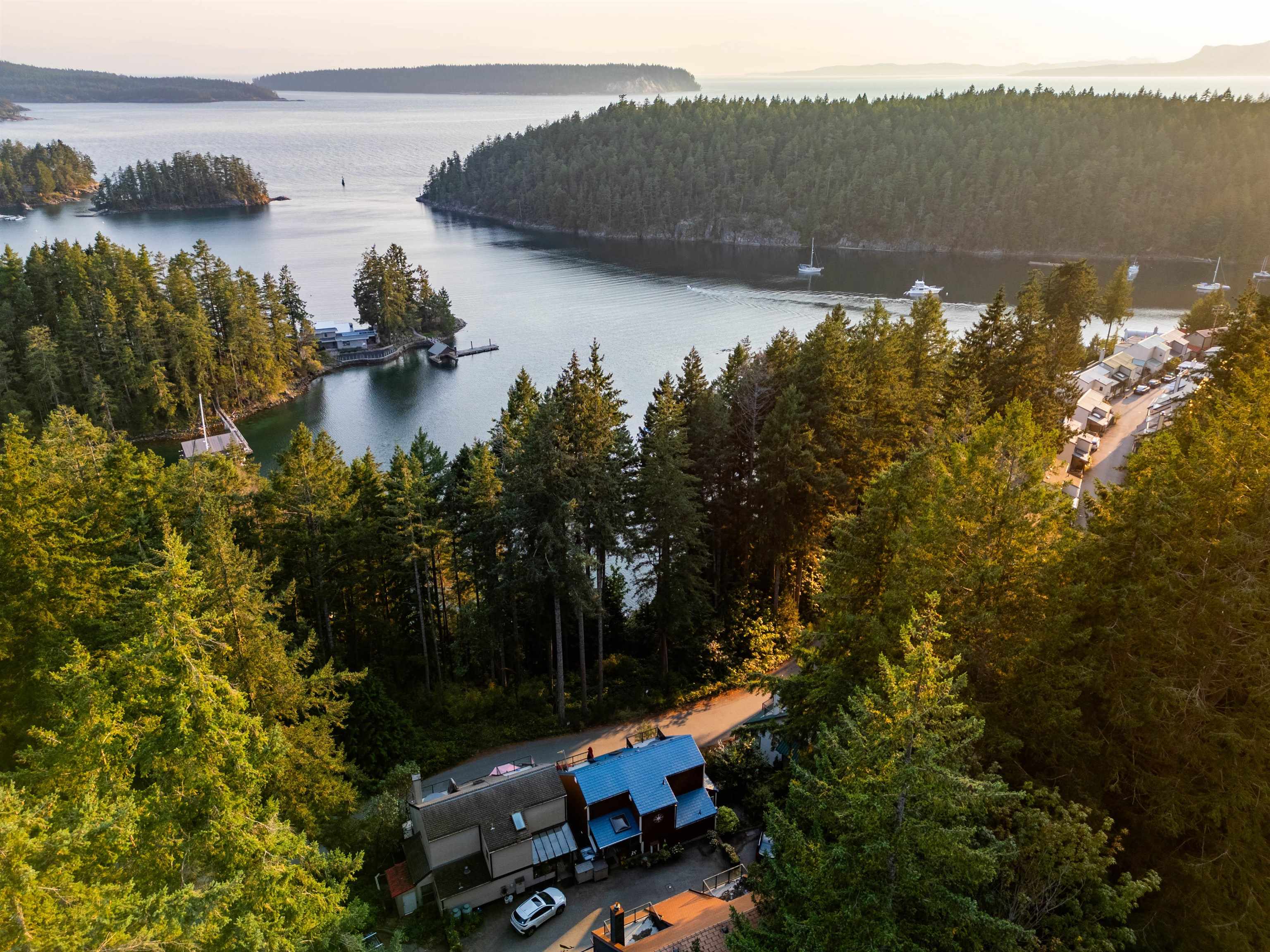 5471 Secret Cove Rd #28, Halfmoon Bay, BC V7Z 1G8