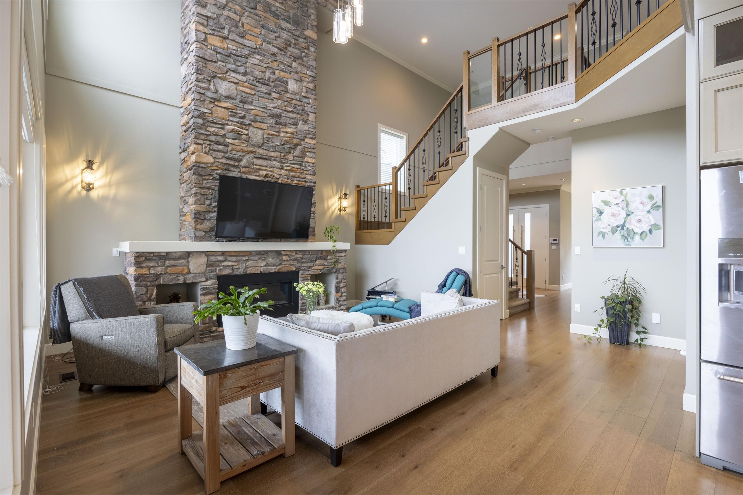1407 Strawline Hill Street, Coquitlam, BC V3E 0L5