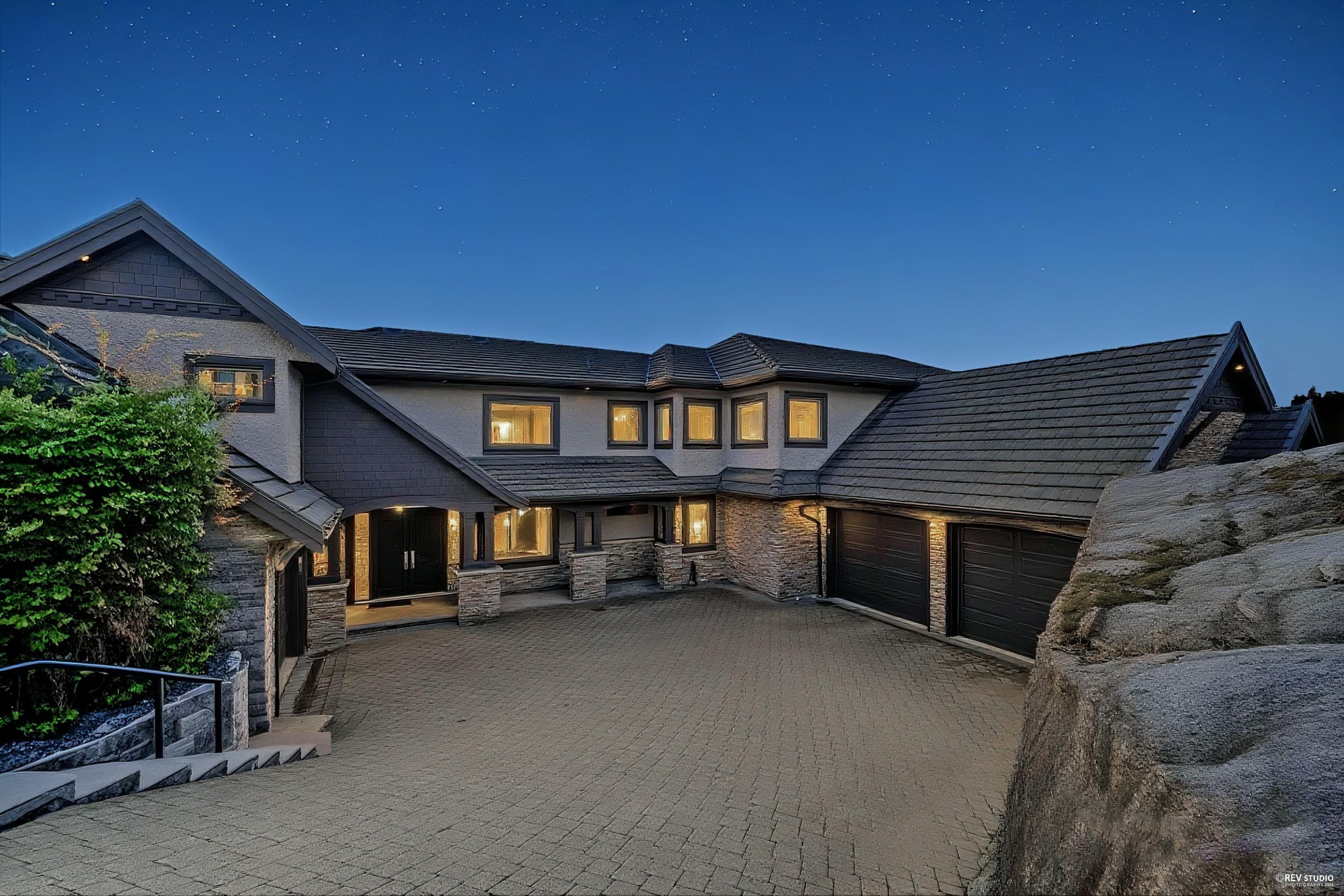 1026 Eyremount Drive, West Vancouver, BC V7S 2B3