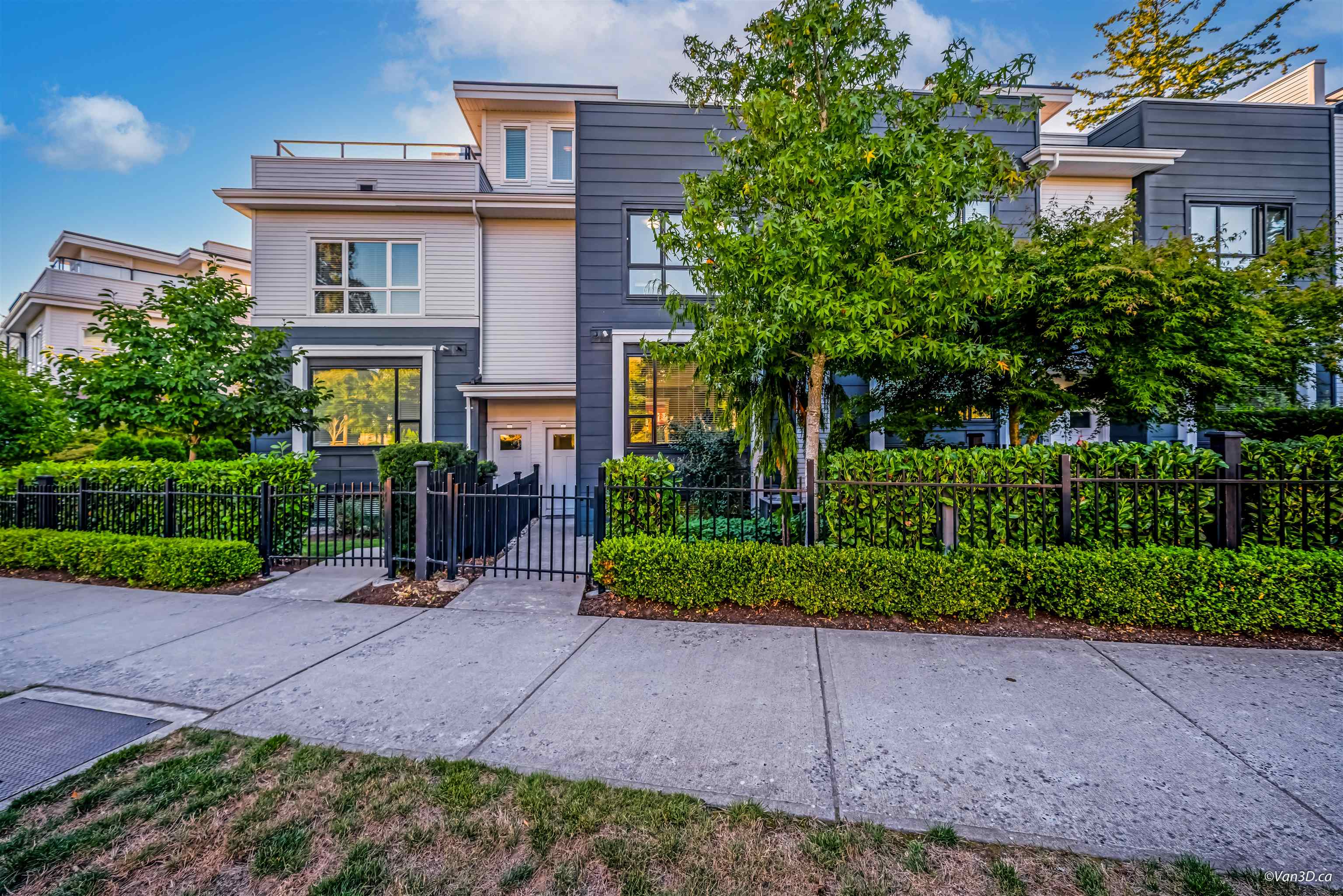 2277 Oak Meadows Drive #216, Surrey, BC V3Z 0W6