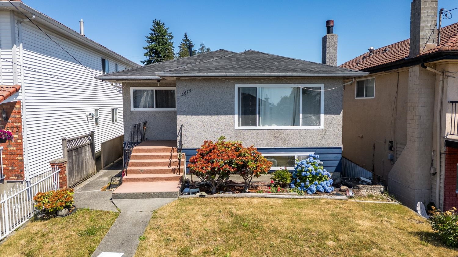 5679 Clinton Street, Burnaby, BC V5J 2M2
