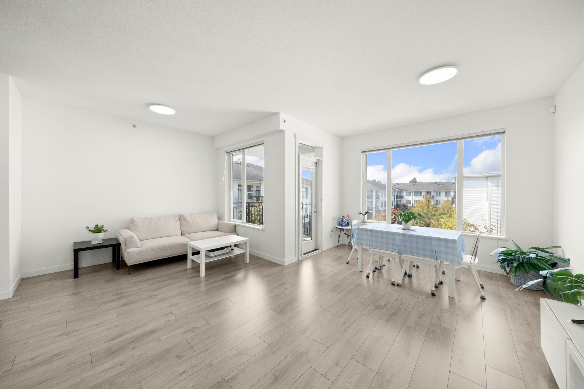 9388 Mckim Way #438, Richmond, BC V6X 0J7