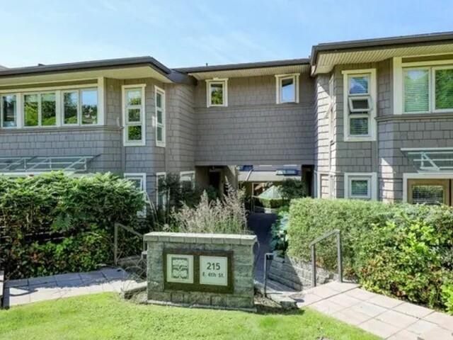 215 4th Street East #4, North Vancouver, BC V7L 1J1