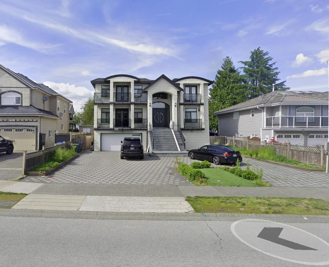 92 Avenue, Surrey, BC V3V 1G8