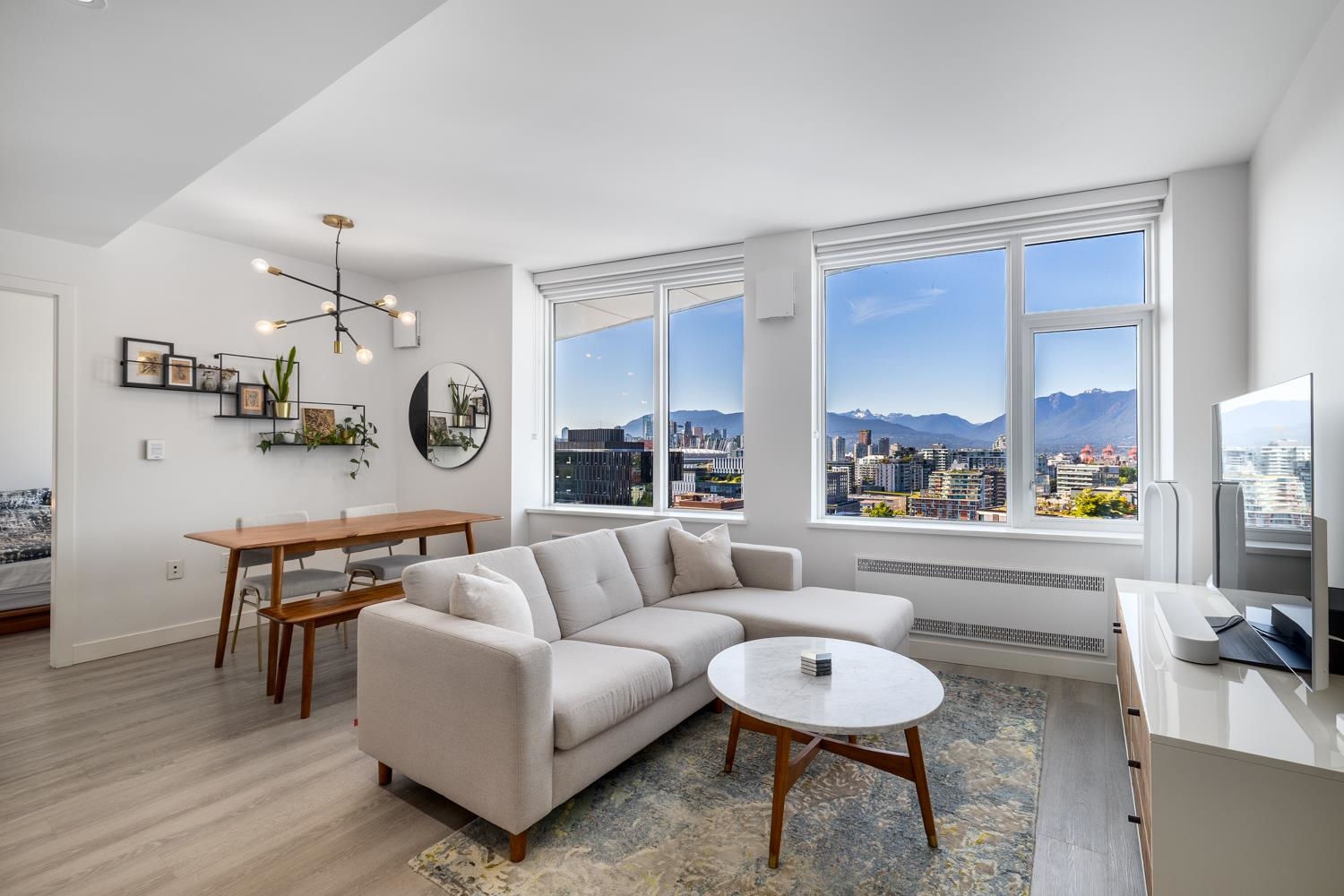 209 East 7th Avenue #902, Vancouver, BC V5T 0H3