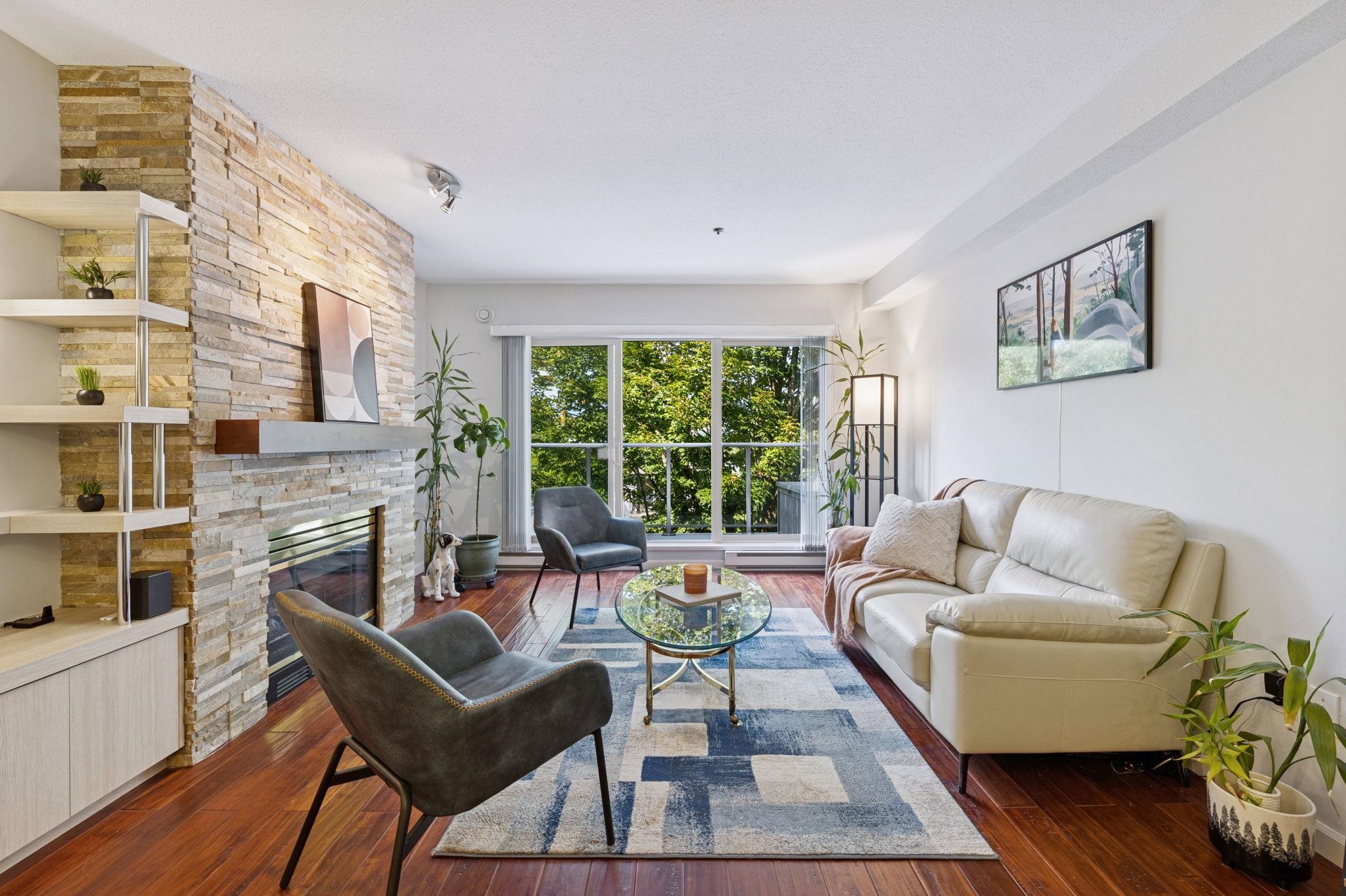 980 West 21st Avenue #305, Vancouver, BC V5Z 1Z1