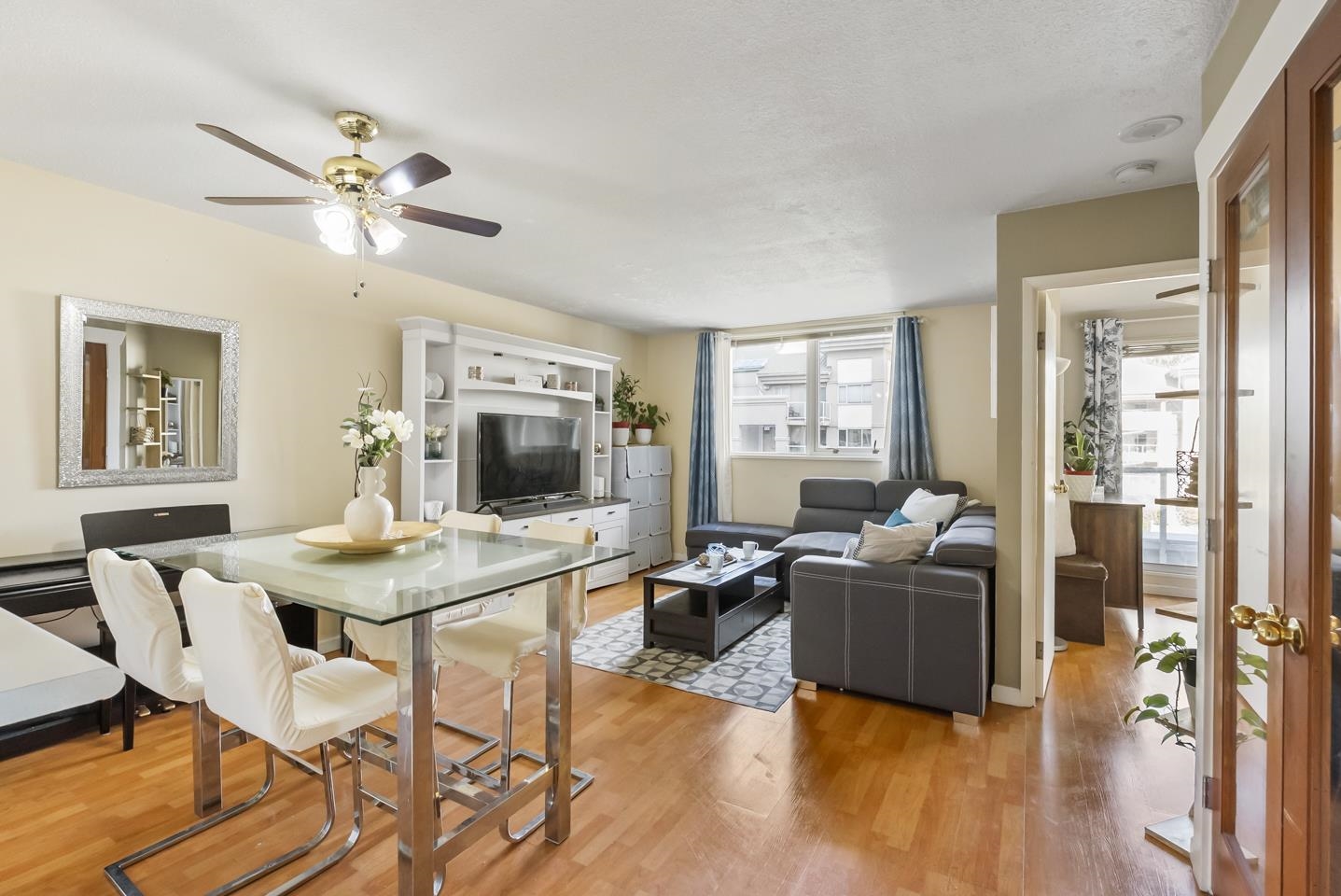 10523 University Drive #304, Surrey, BC V3T 5T8