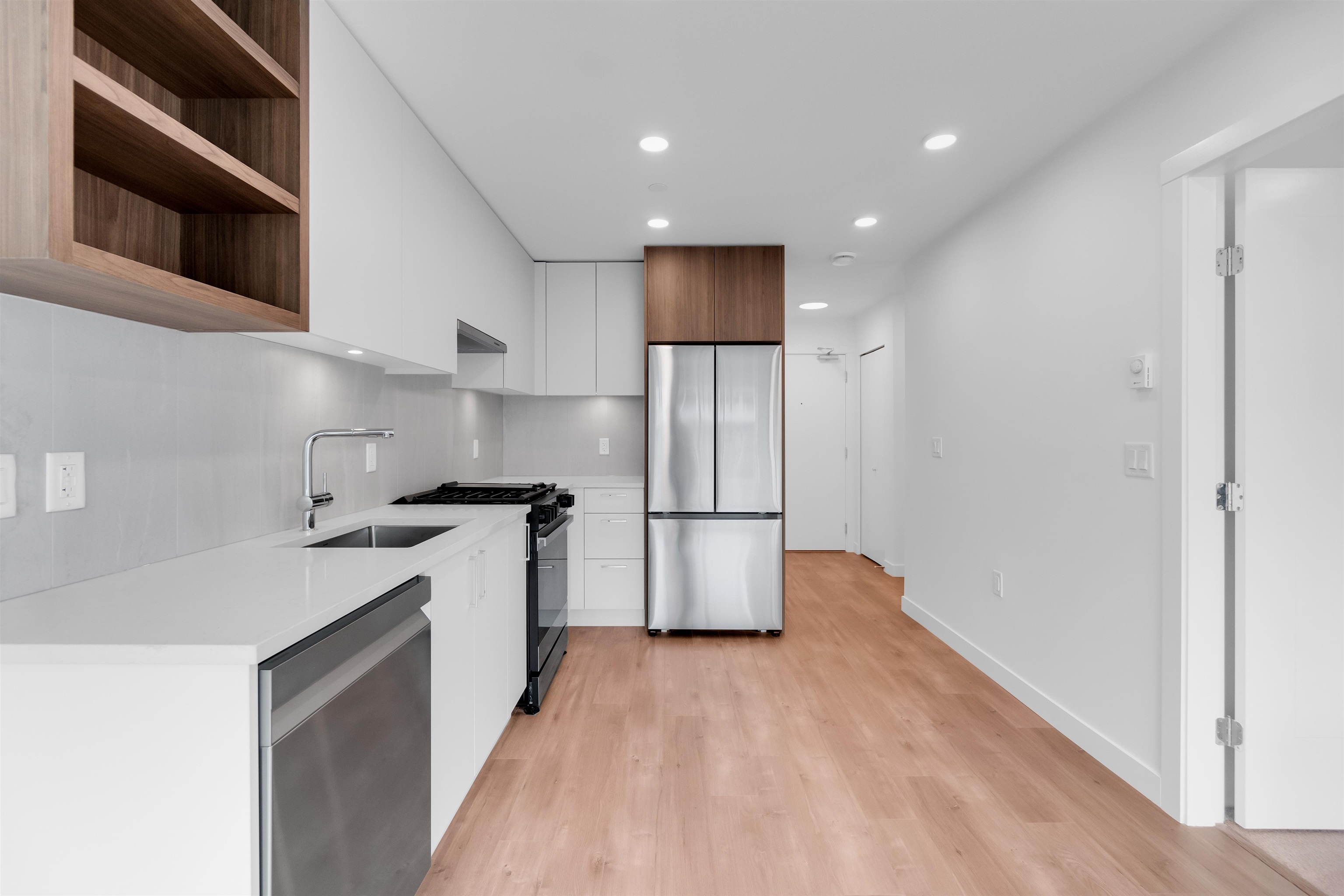 723 Grover Ave #514, Coquitlam, BC V3J 0L9