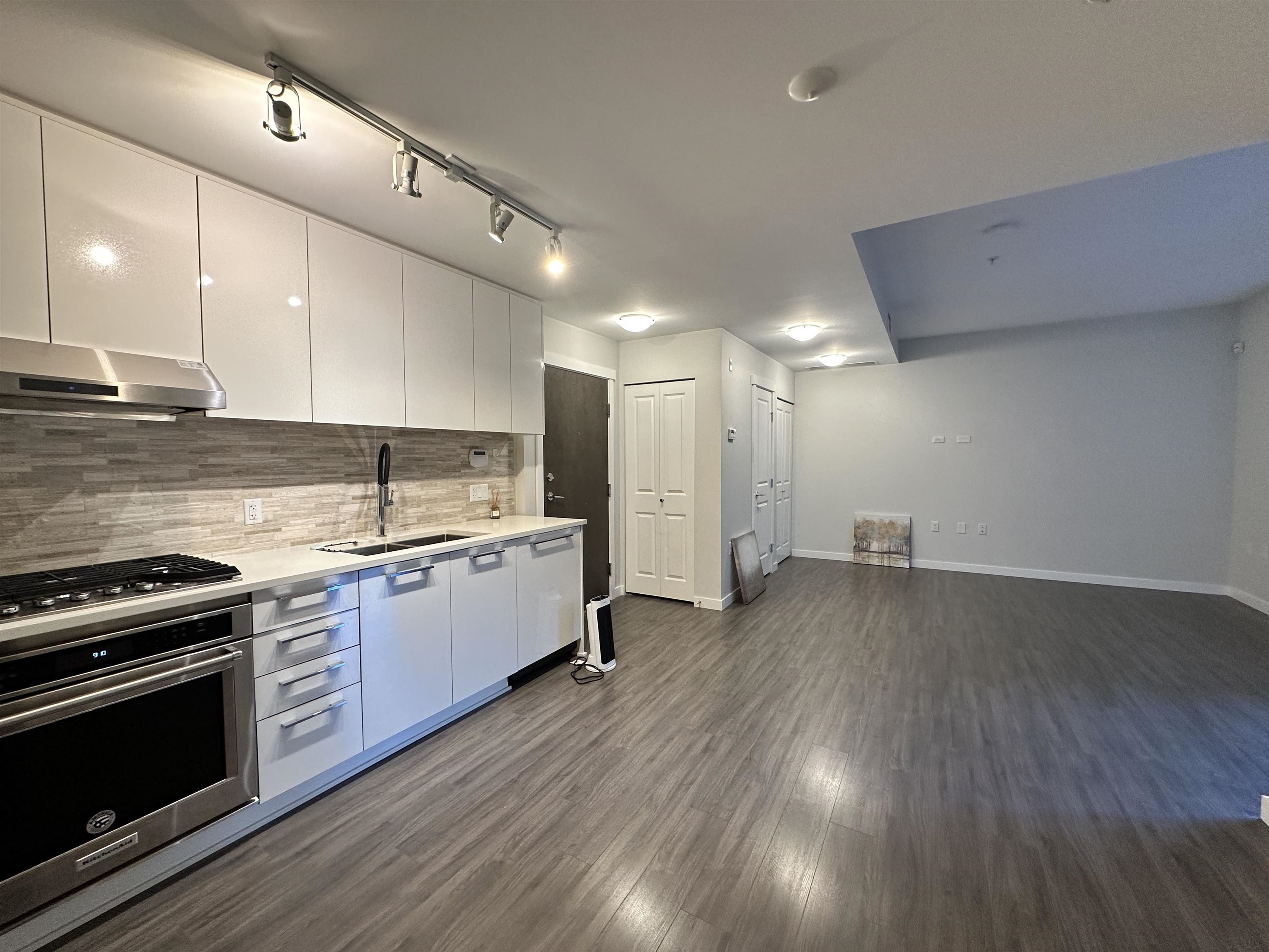 9500 Tomicki Ave #122, Richmond, BC V6X 0R9