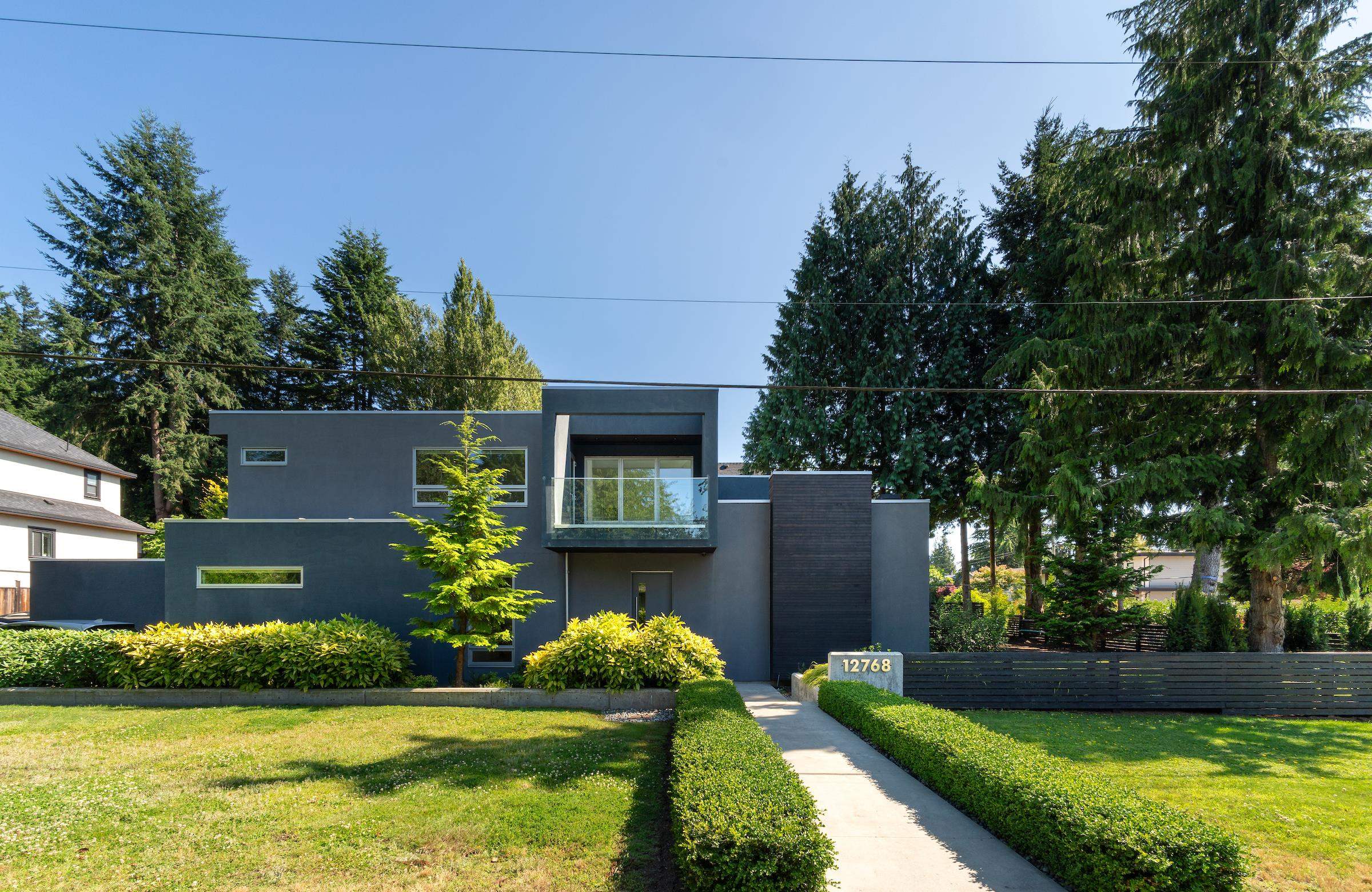 26b Avenue, Surrey, BC V4A 3T3