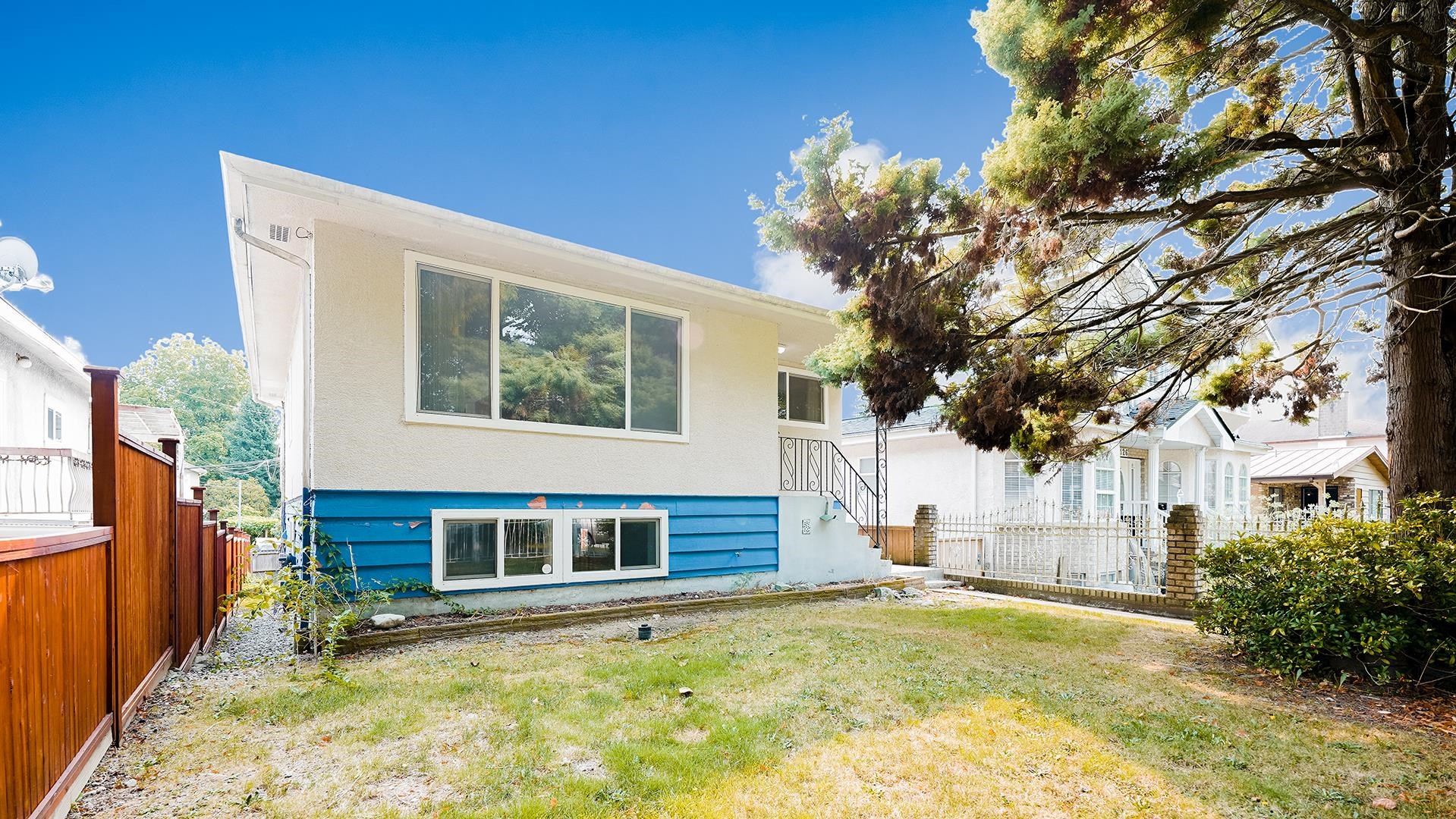 5120 Fairmont Street, Vancouver, BC V5R 3V3