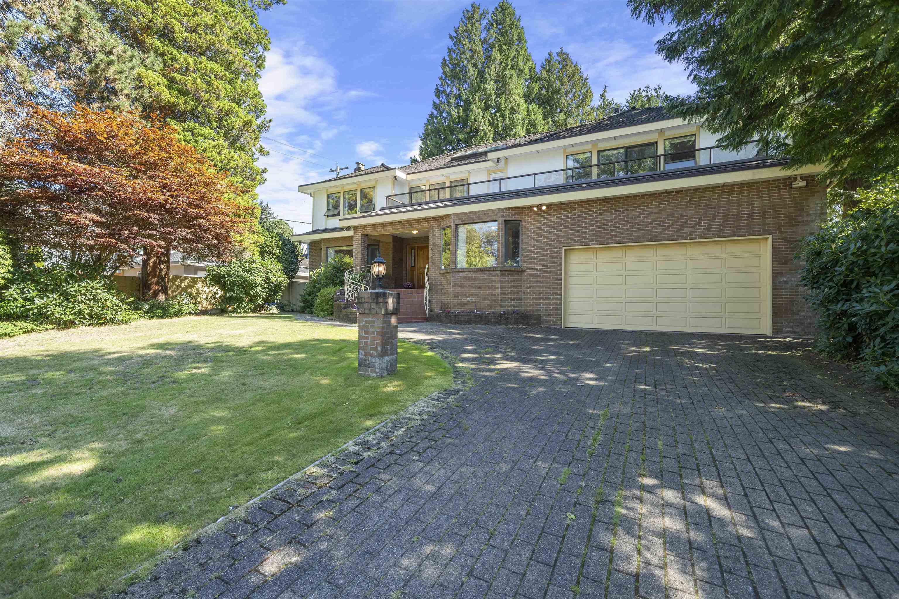 6668 Selkirk Street, Vancouver, BC V6P 4G8
