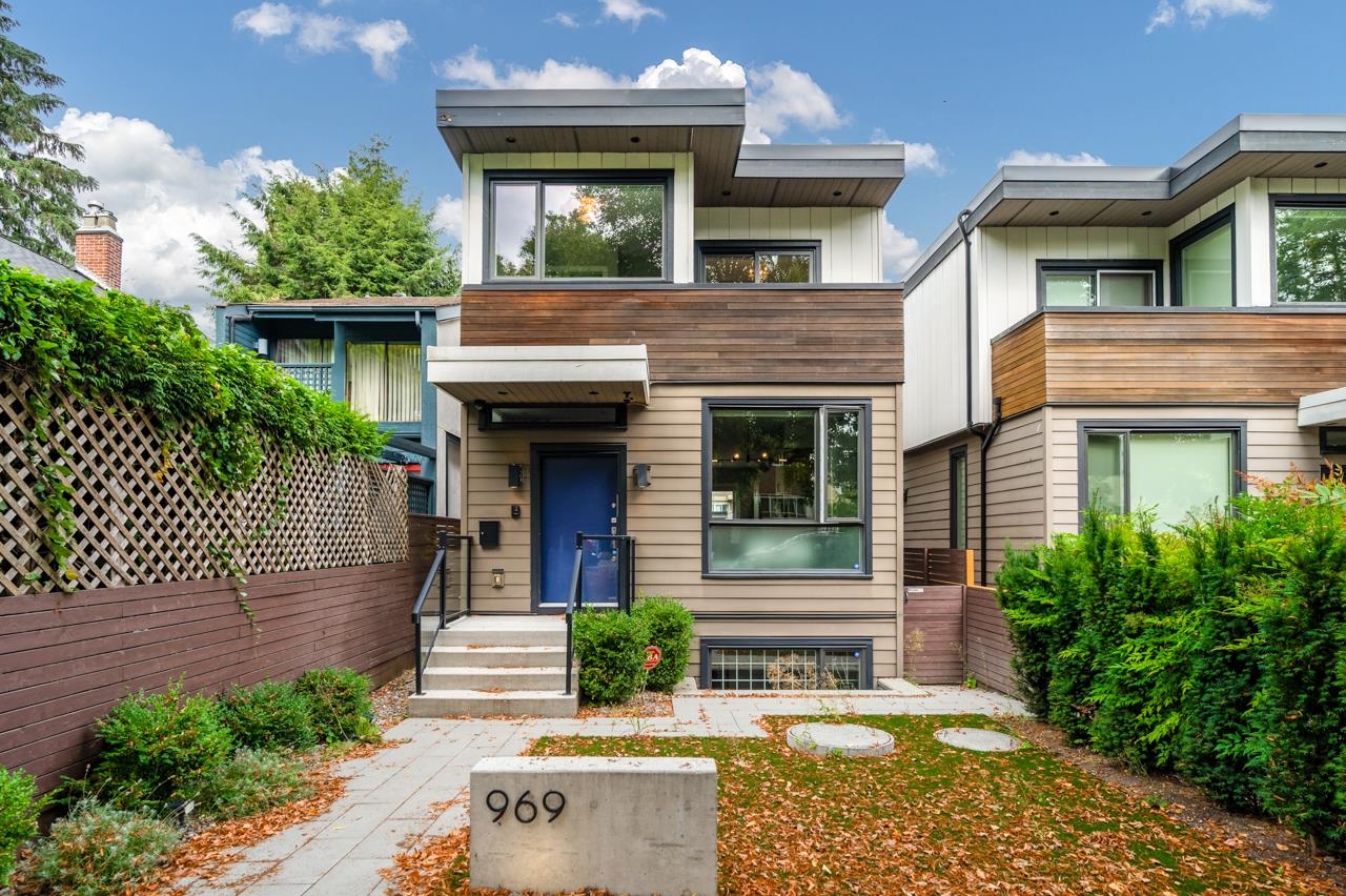 969 West 18th Avenue, Vancouver, BC V5Z 1W4