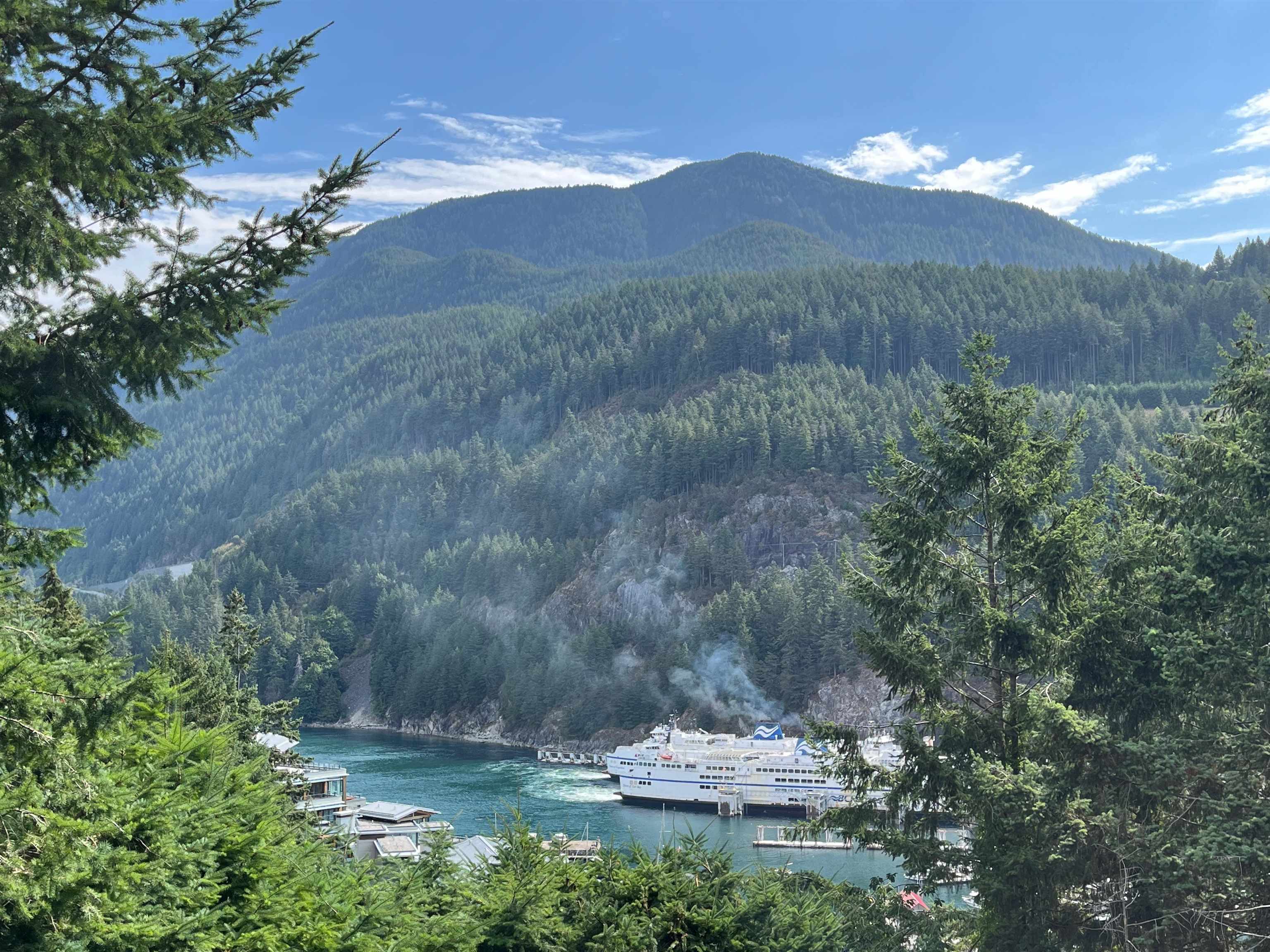 6680 Wellington Avenue, West Vancouver, BC V7W 2H9
