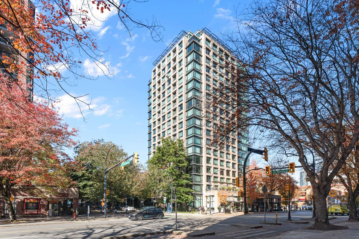 1003 Burnaby Street #403, Vancouver, BC V6E 4R7