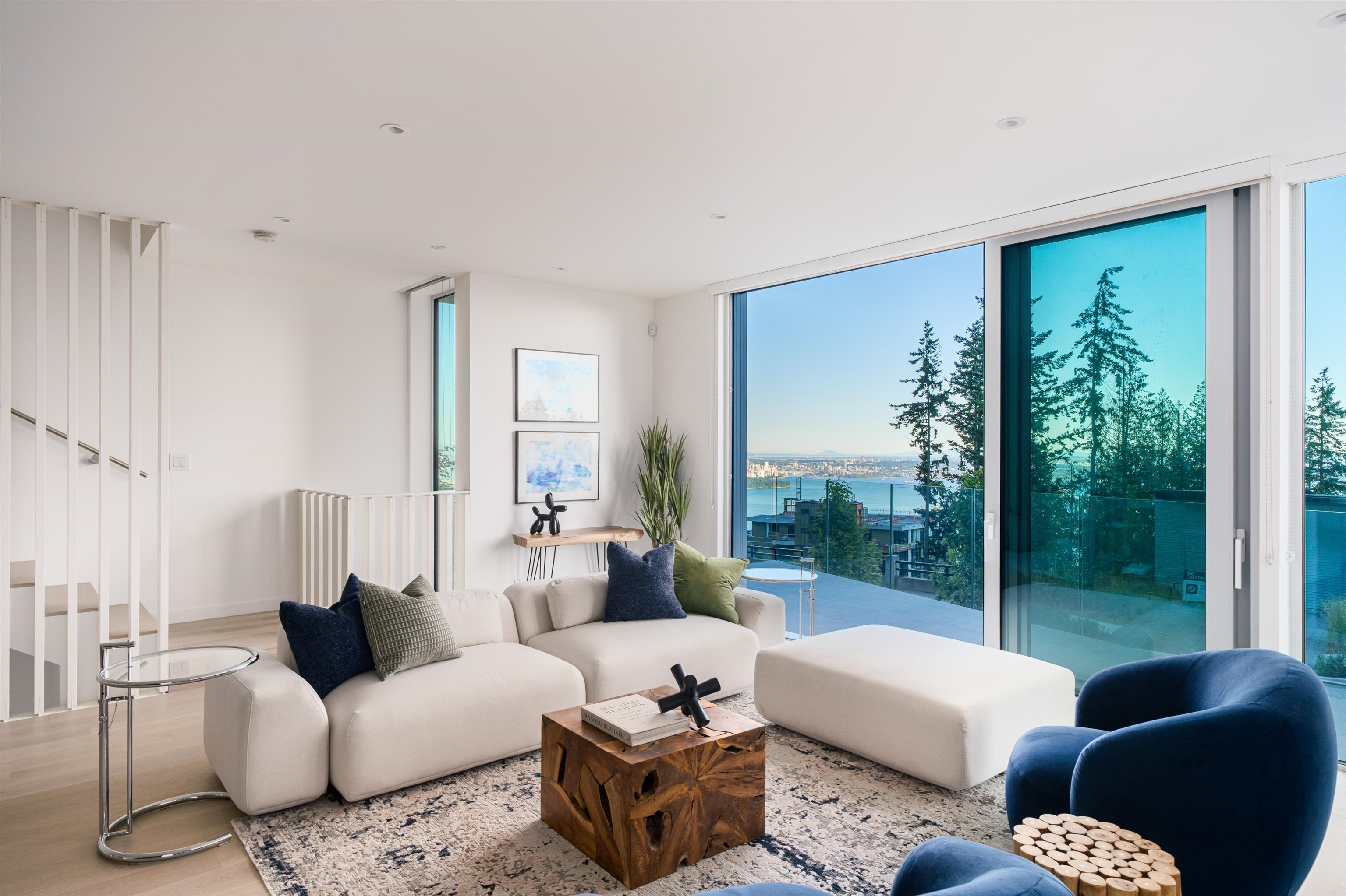 3317 Chippendale Road, West Vancouver, BC V7S 0B7