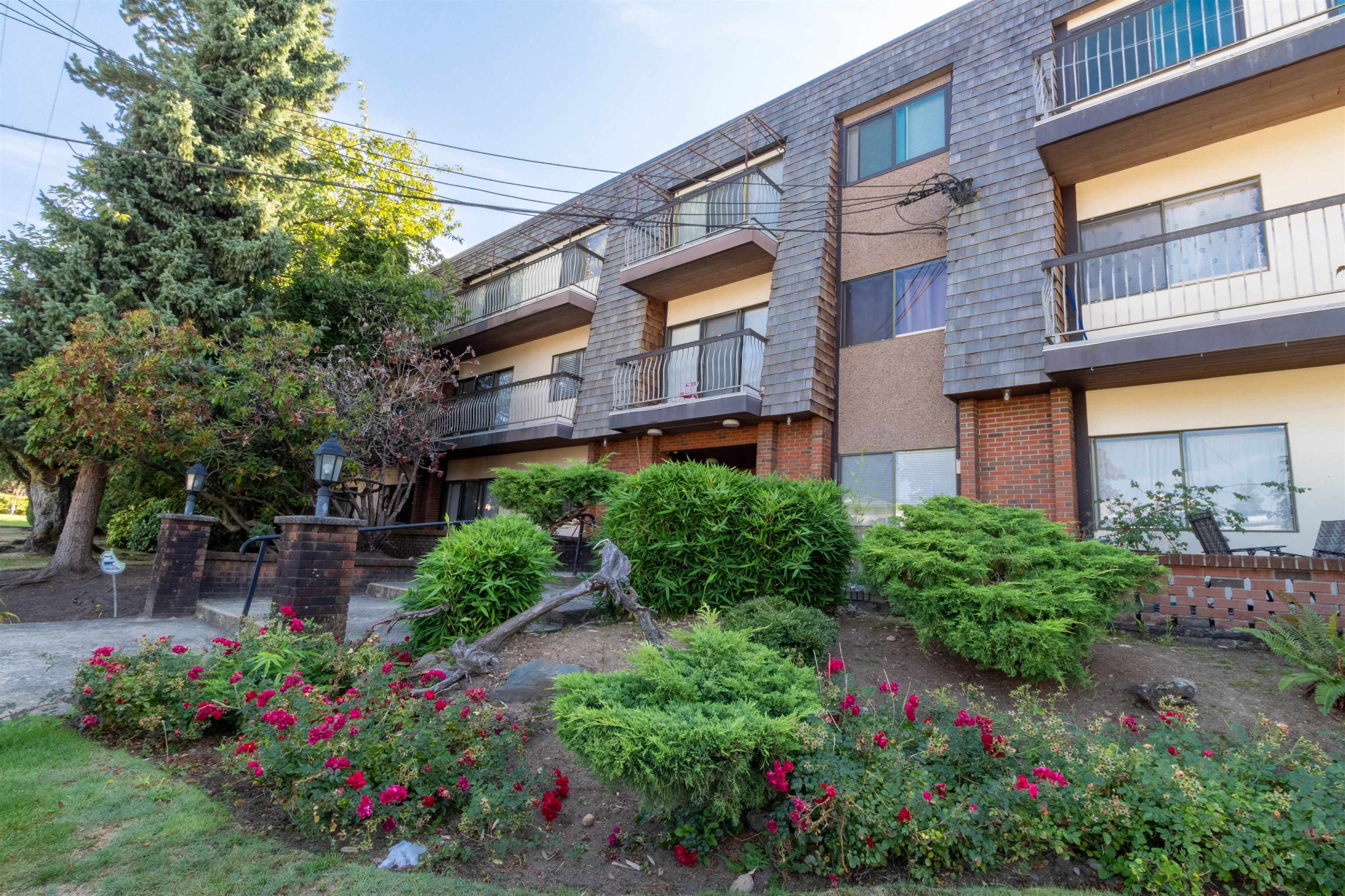 7428 19th Avenue #106, Burnaby, BC V3N 1E1
