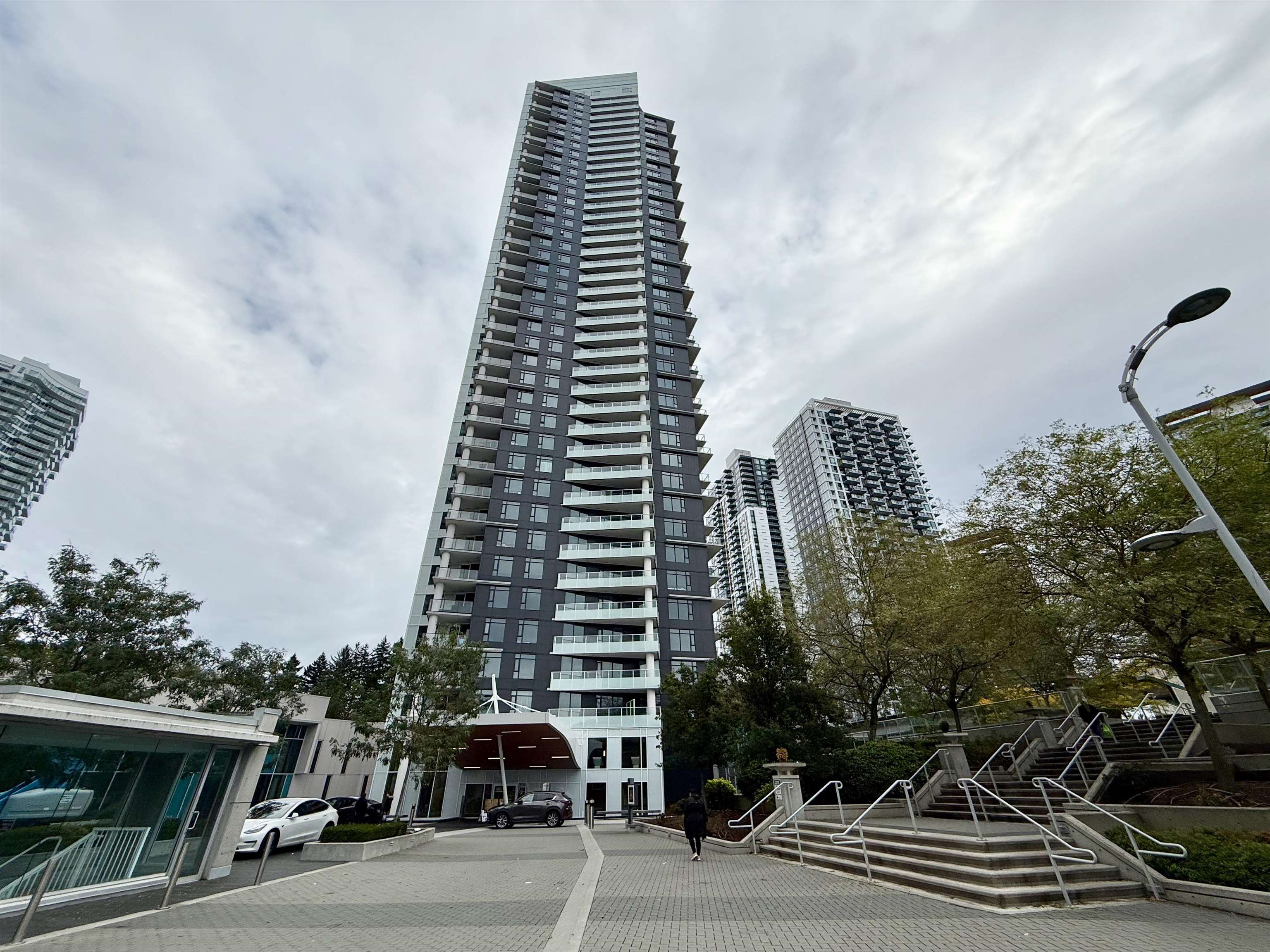 9887 Whalley Boulevard #805, Surrey, BC V3T 0P4
