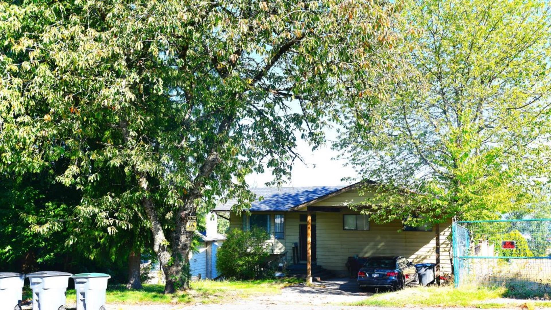 113 Avenue, Surrey, BC V3R 6S9