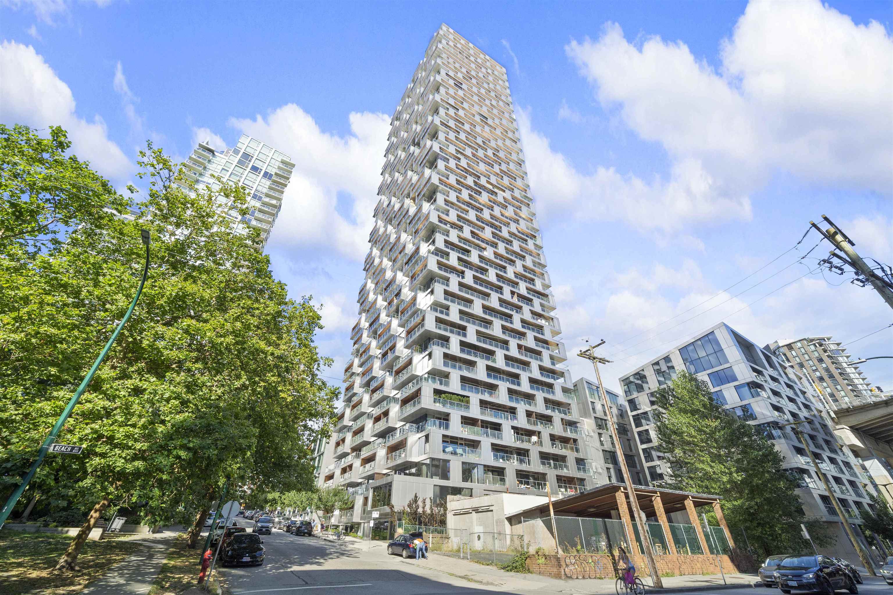 1480 Howe Street #1907, Vancouver, BC V6Z 0G5