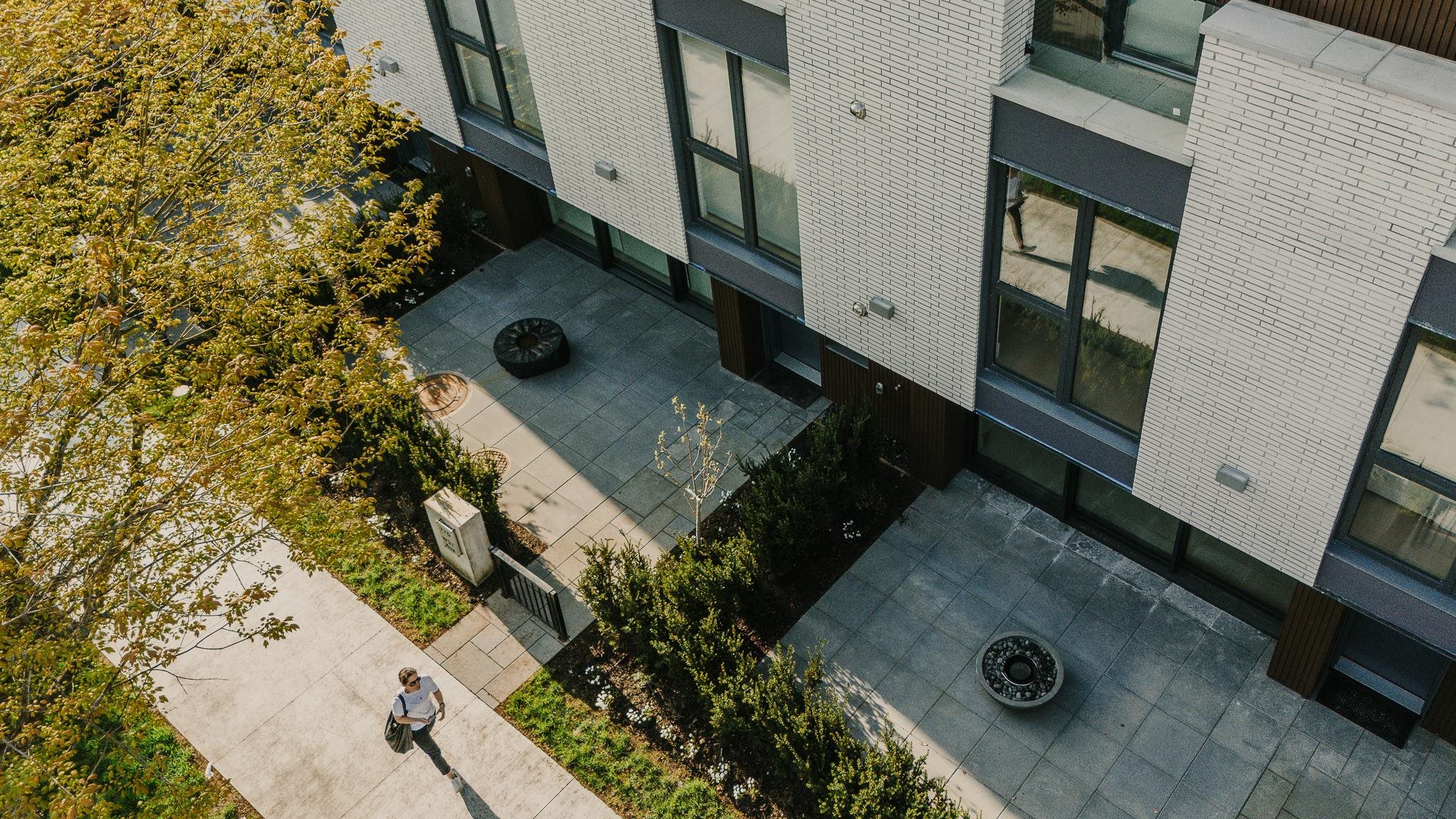 772 West 27th Avenue, Vancouver, BC V5V 2K9