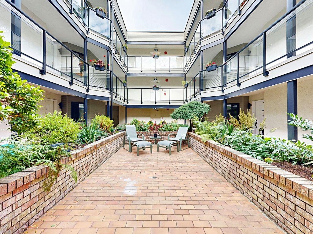 1467 Martin Street #106, White Rock, BC V4B 3W8