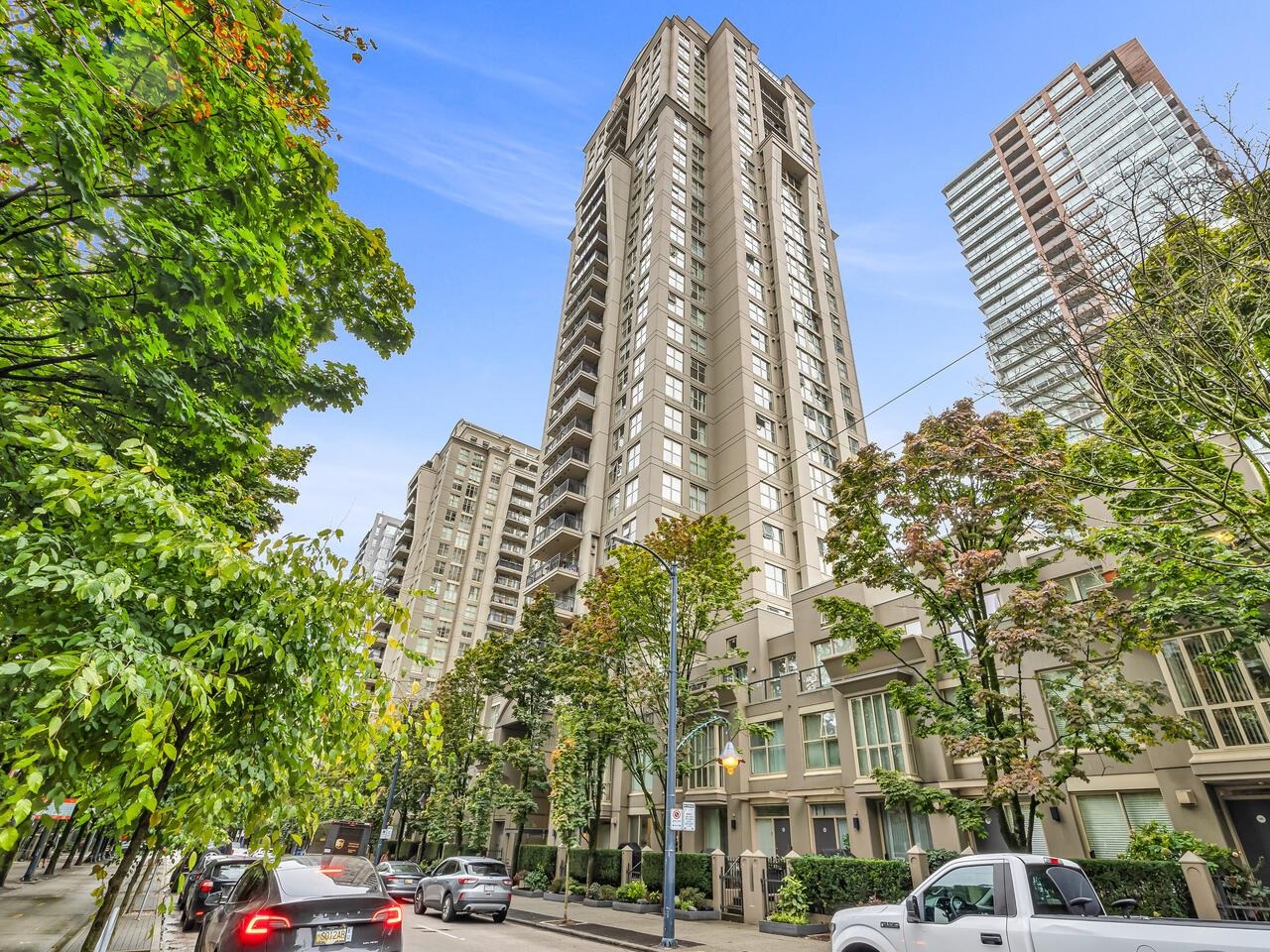 969 Richards Street #2104, Vancouver, BC V6B 1A8