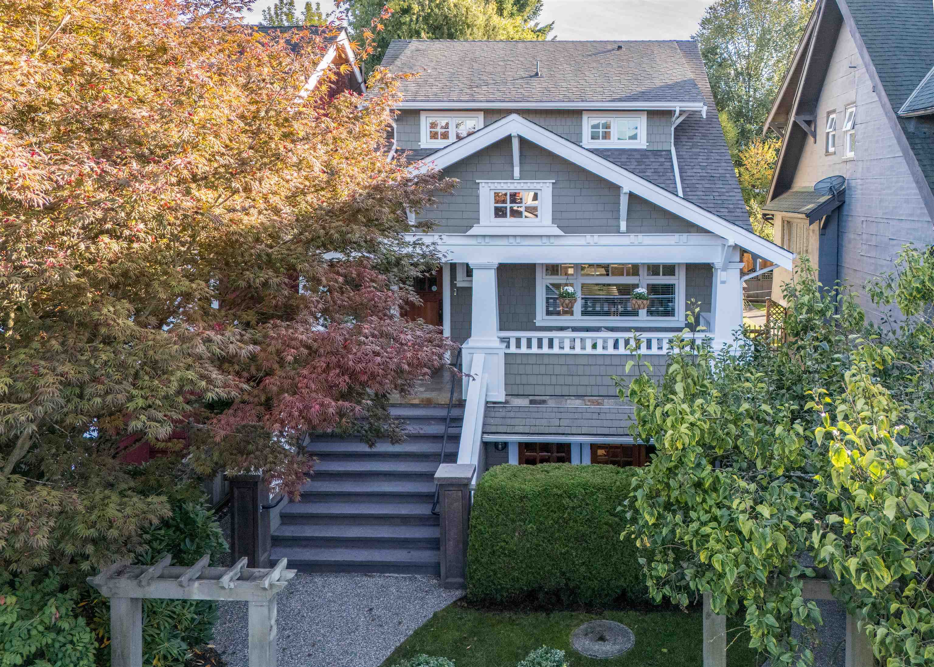 3242 West 3rd Avenue, Vancouver, BC V6K 1N4